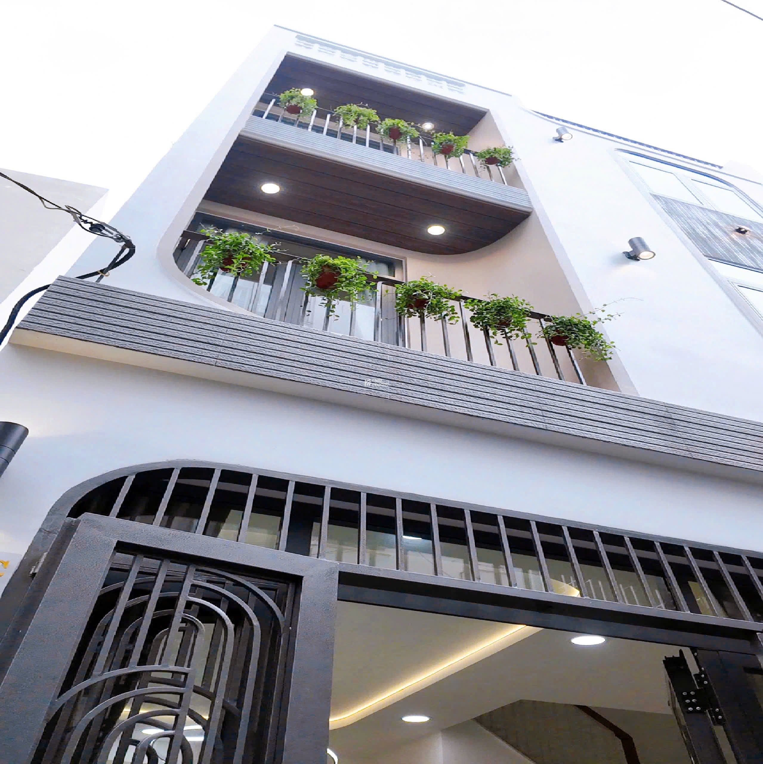 Nhà mới Nguyễn Trọng Tuyển - QUẬN PHÚ NHUẬN - Sổ vuông 88 m2 - 4 Tầng - 5.9 tỷ