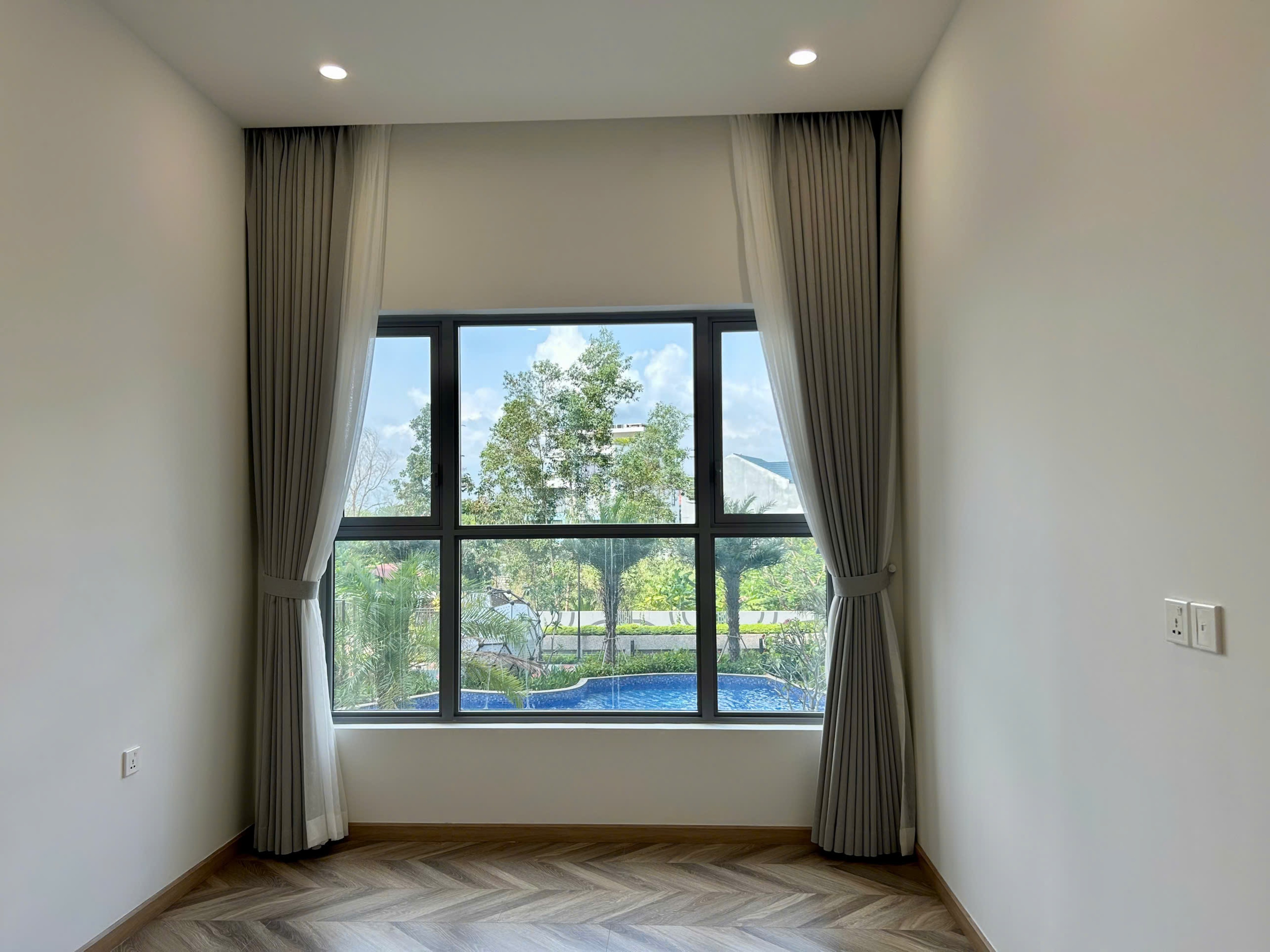 bán căn hộ trần cao 2PN2WC - 6,35 tỷ all in - Full NT - 80m2 - Celesta Rise