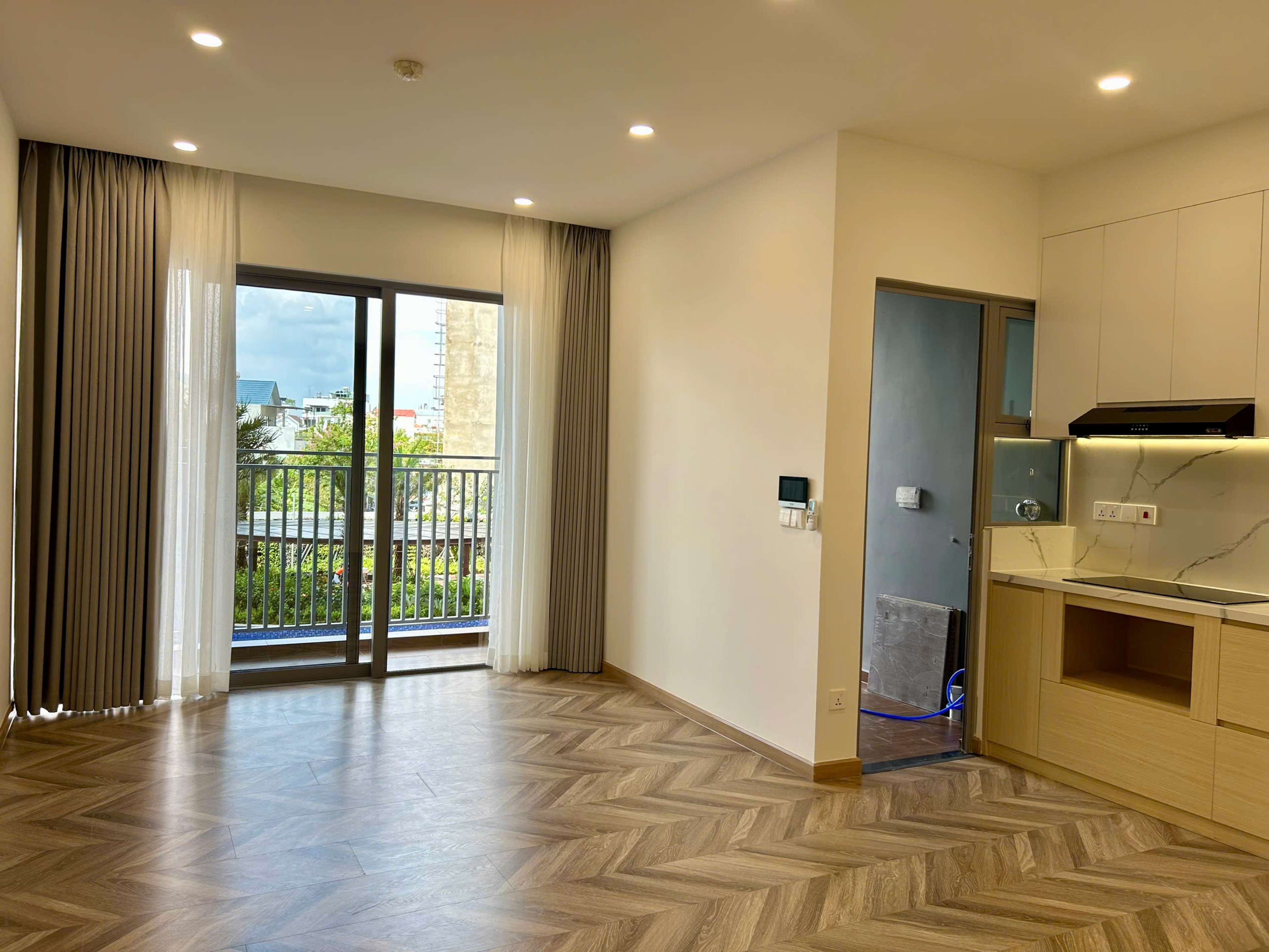 bán căn hộ trần cao 2PN2WC - 6,35 tỷ all in - Full NT - 80m2 - Celesta Rise
