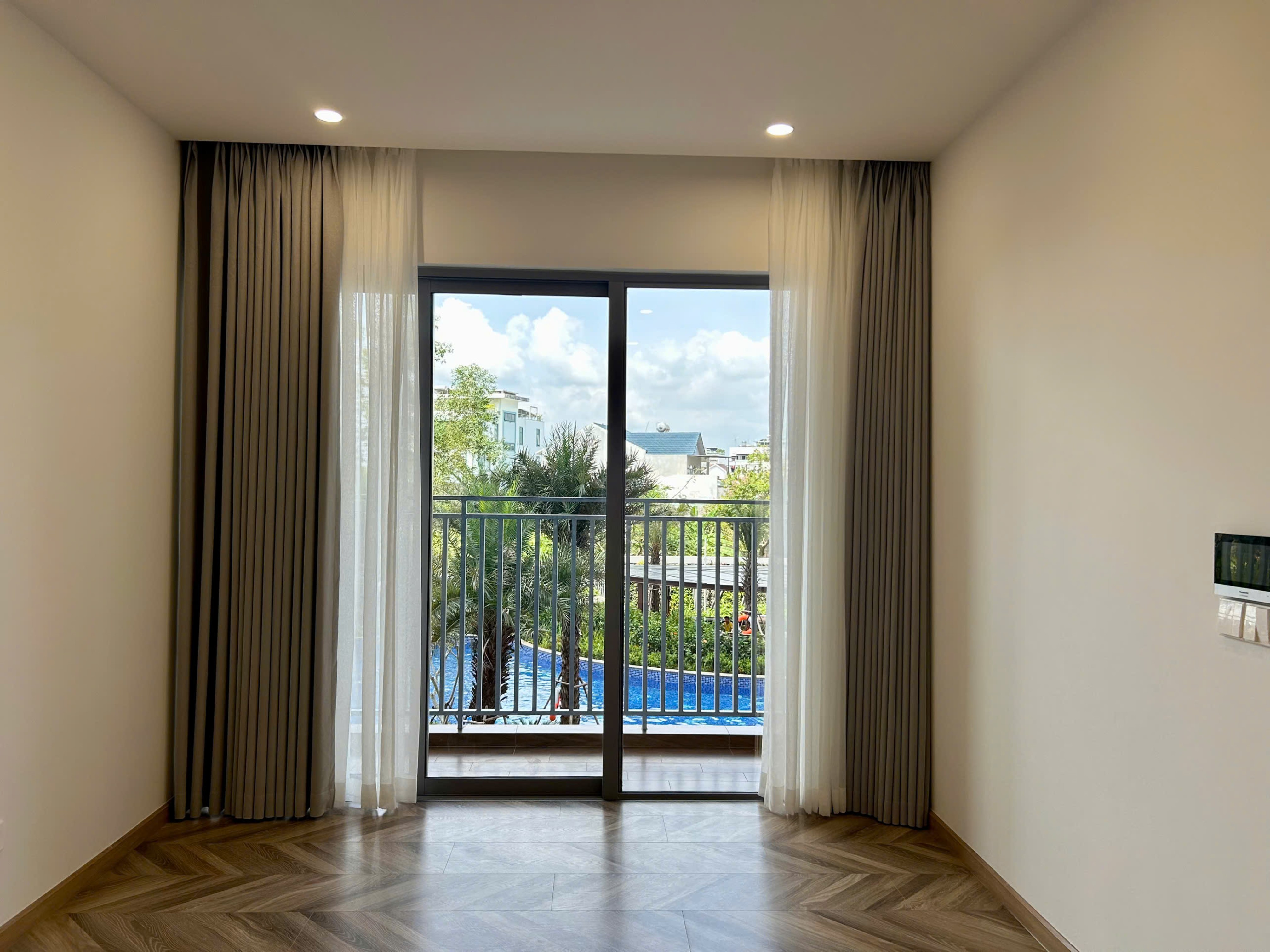 bán căn hộ trần cao 2PN2WC - 6,35 tỷ all in - Full NT - 80m2 - Celesta Rise
