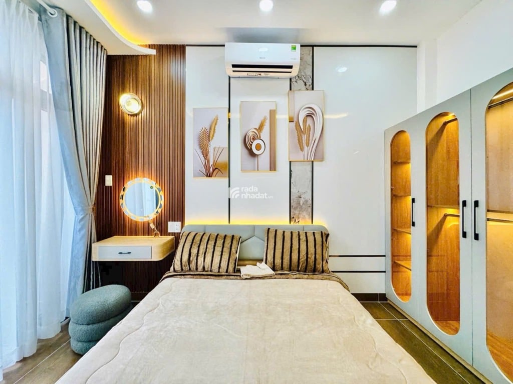 SIÊU RẺ VÀ ĐẸP. NGUYỄN THƯỢNG HIỀN, PHÚ NHUẬN, 4 TẦNG CÓ KC Ở NGAY. GIẢM 350TR CHỈ 6.4T TL 