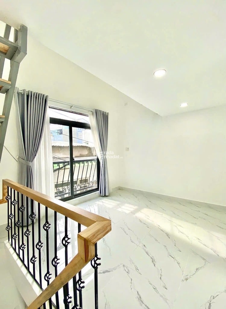 BÁN NHÀ MỚI 3 TẦNG 1.45 TỶ SÁT MẶT TIỀN GẦN AEON CELEDON TÂN PHÚ 