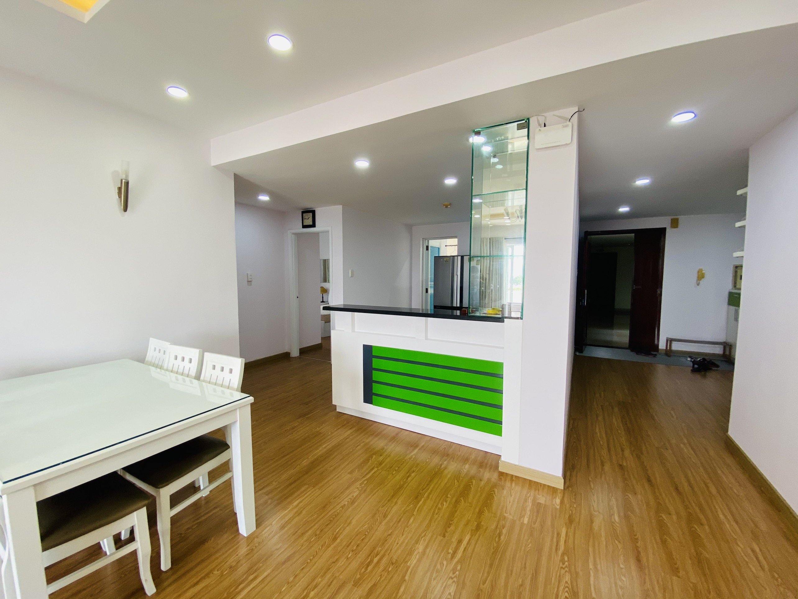 Cho Thuê Gấp Căn Hộ Hùng Vương Plaza, Quận 5 - 116m2 (3PN, 3WC) - Nội Thất - Chỉ 22.5 Tr/Th