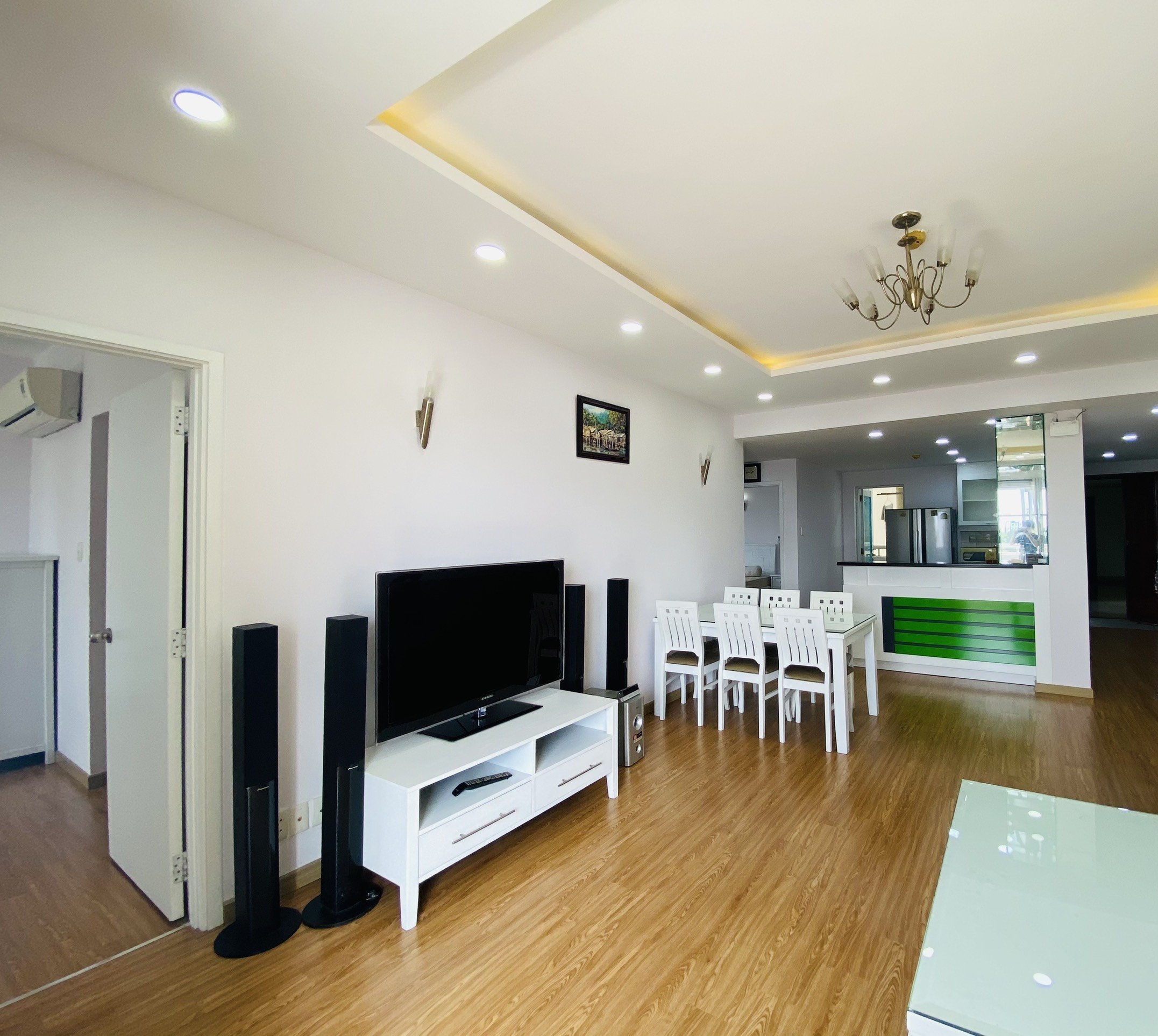 Cho Thuê Gấp Căn Hộ Hùng Vương Plaza, Quận 5 - 116m2 (3PN, 3WC) - Nội Thất - Chỉ 22.5 Tr/Th