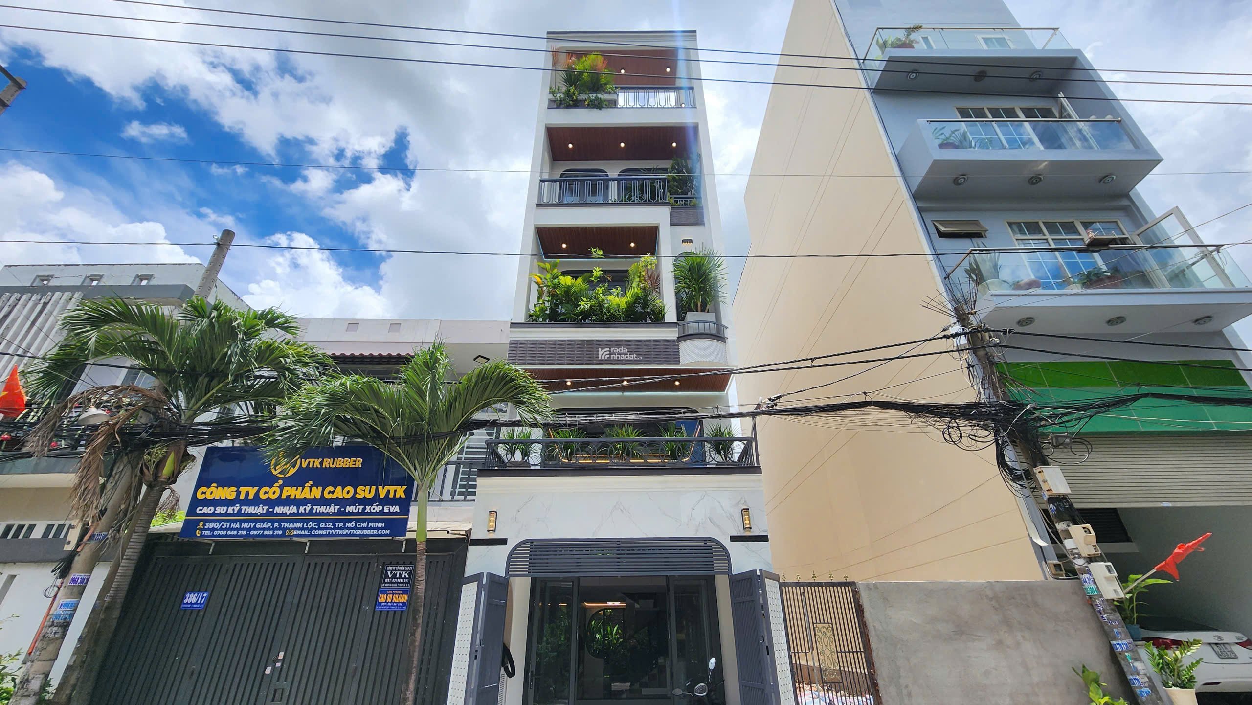 NHÀ PHỐ THANG MÁY - ĐẲNG CẤP - 4 TẦNG - FULL NỘI THẤT NGAY NGÃ TƯ GA - QUẬN 12