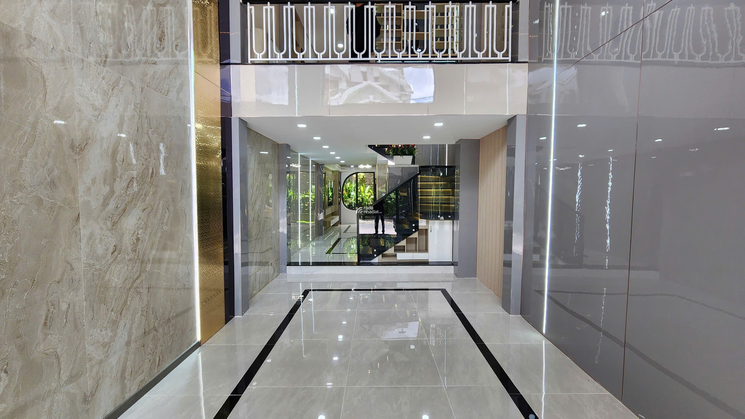 NHÀ PHỐ THANG MÁY - ĐẲNG CẤP - 4 TẦNG - FULL NỘI THẤT NGAY NGÃ TƯ GA - QUẬN 12