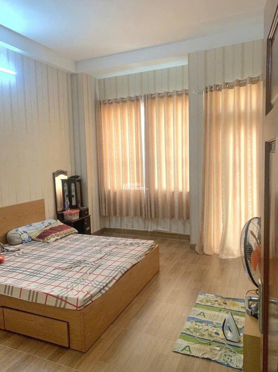 Bán Nhà Đường Bình Trị Đông,Bình Tân - 81m2-4x20x3 Tầng,Gía 6,7 Tỷ