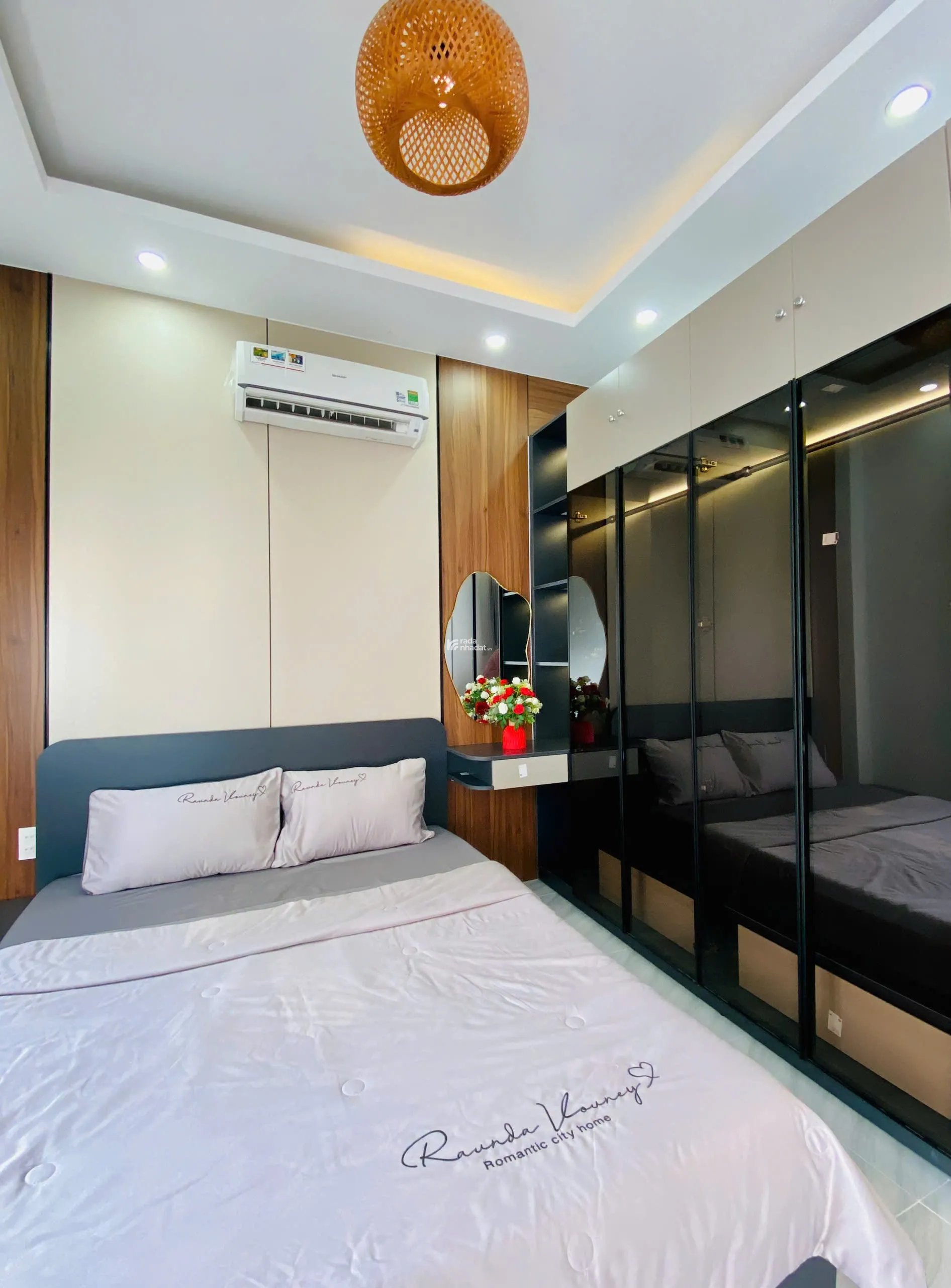 NHÀ MỚI ĐẸP TẶNG NỘI THẤT ,CÁCH MẶT TIỀN CHỈ HƠN 10M, 4 TẦNG, KHU VIP QUANG TRUNG GÒ VẤP