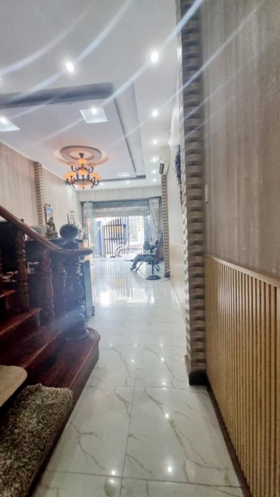 Nhà mặt tiền đường kinh doanh 