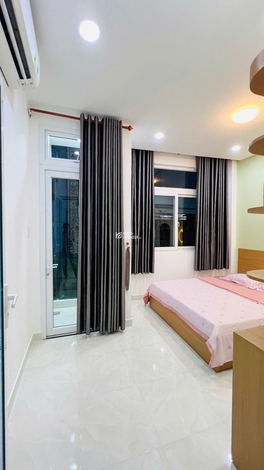NHÀ 4 TẦNG 4 PN FULL NỘI THẤT - 45m2 GẦN MERCEDES QUANG TRUNG