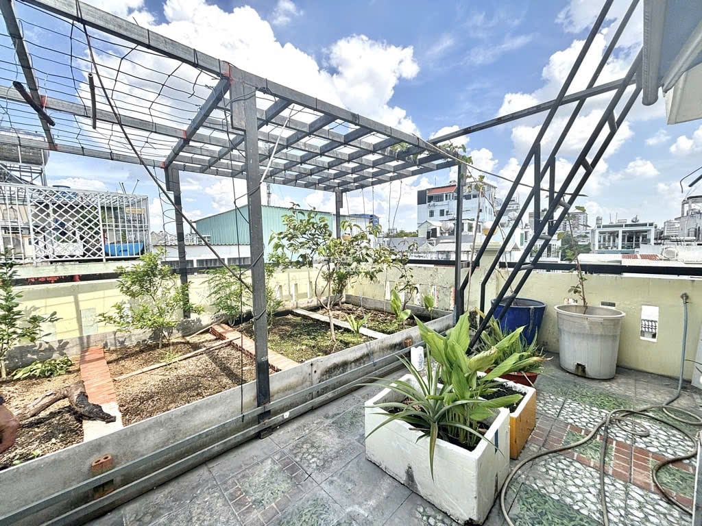 Bán gấp nhà 4 tầng Ngay khu CityLand  Thống Nhất  Gò Vấp  hẻm xe hơi 5.5x25m  Chỉ 11 Tỷ 