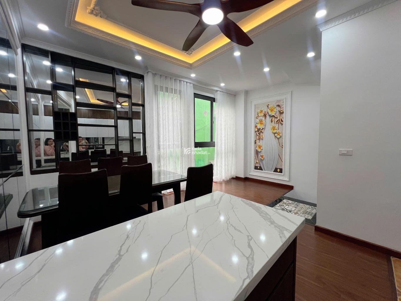 TRUNG TÂM CẦU GIẤY - CÁCH Ô TÔ 10M - SÁT HỒ MÁT RƯỢI - 6 TẦNG MỚI ĐẸP - NỞ HẬU - 34M2 - HƠN 8 TỶ