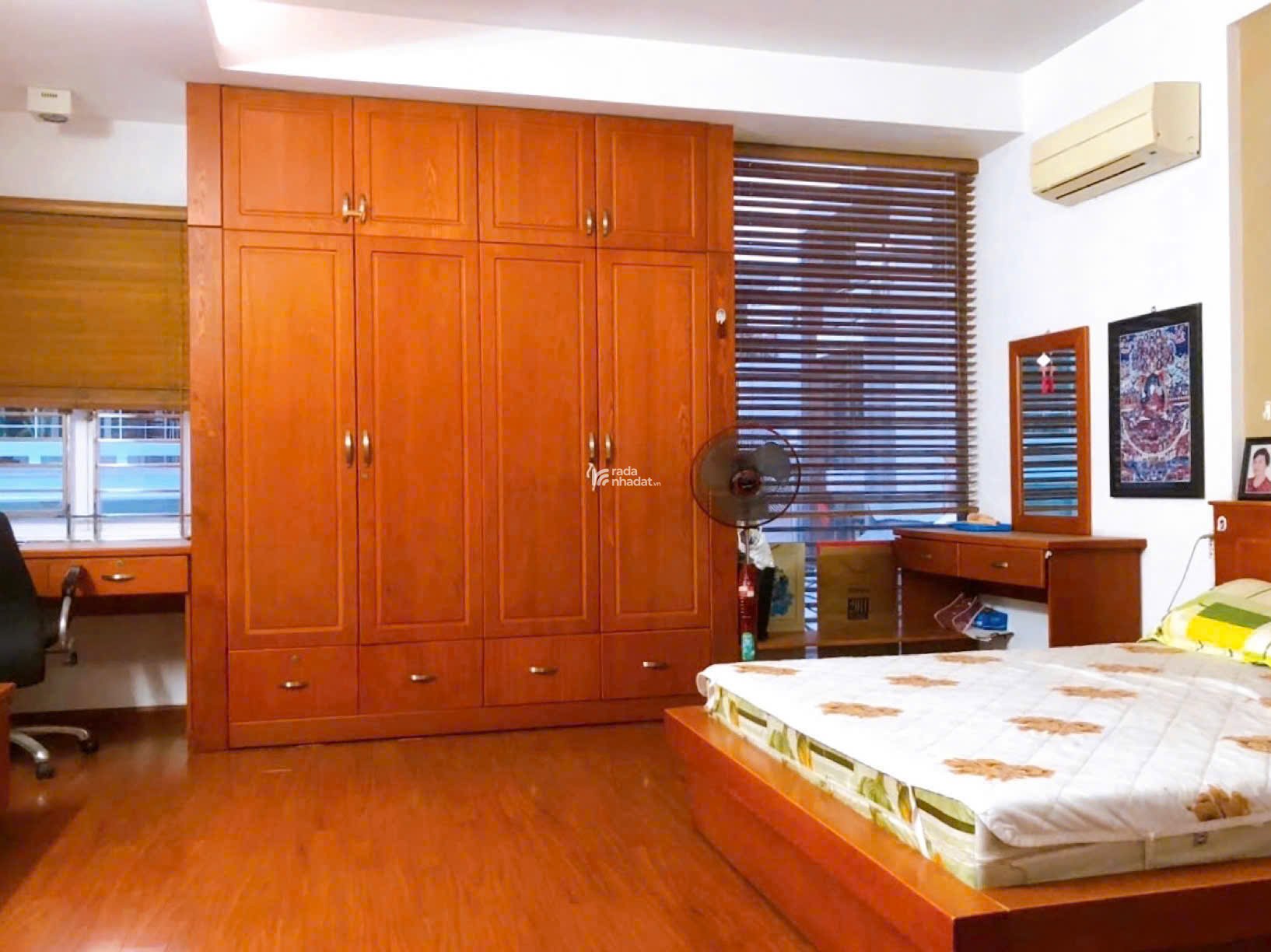 Bán nhà Lô góc Hẻm xe hơi - Cách Mạng Tháng Tám - QUẬN 3 - 5.2 x 18.7 m - 25 tỷ