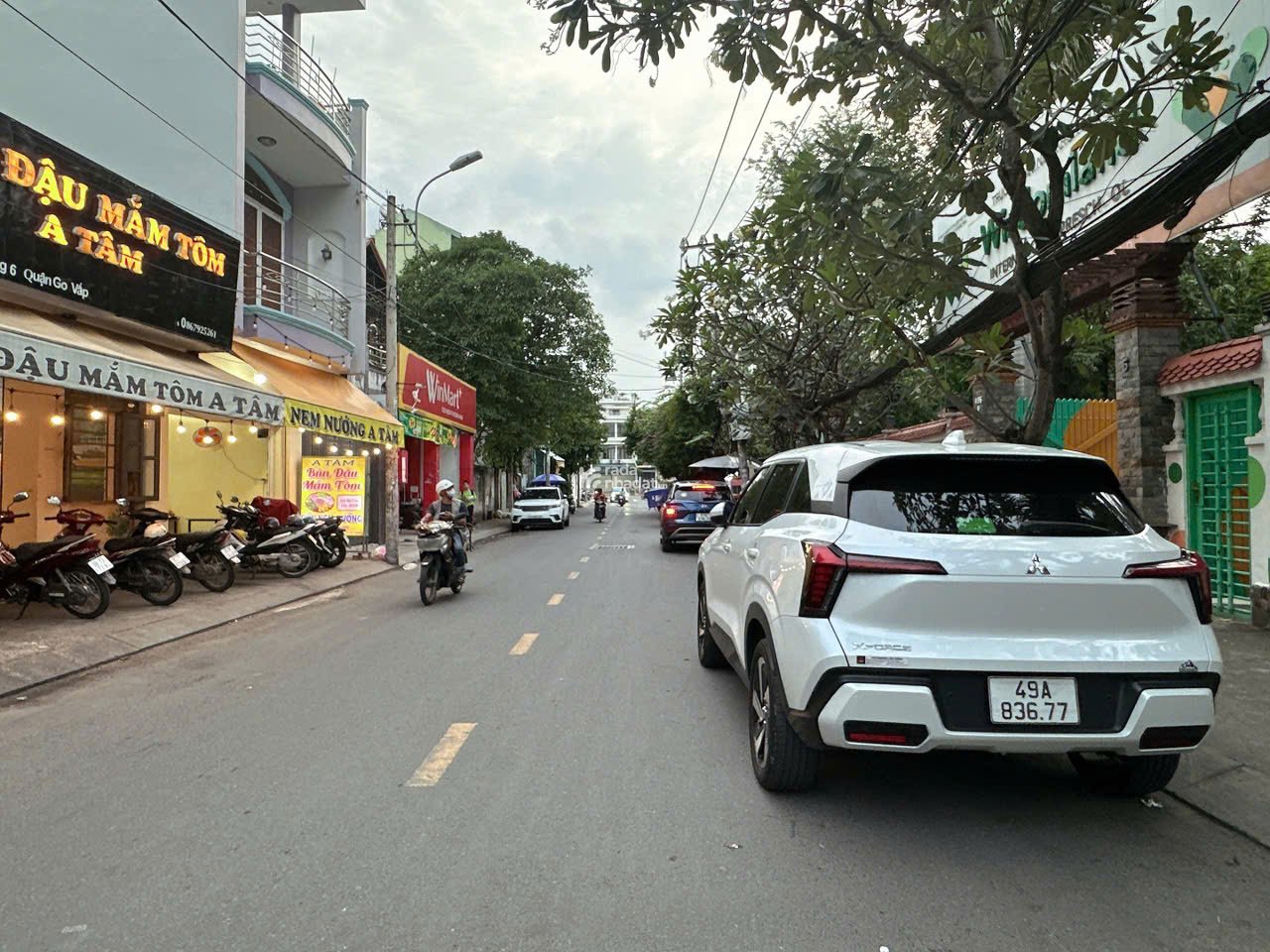 Bán đất tặng nhà C4 ngang 10m 240m2 hẻm 496 Dương Quảng Hàm tiện xây mới 21 tỷ hơn.