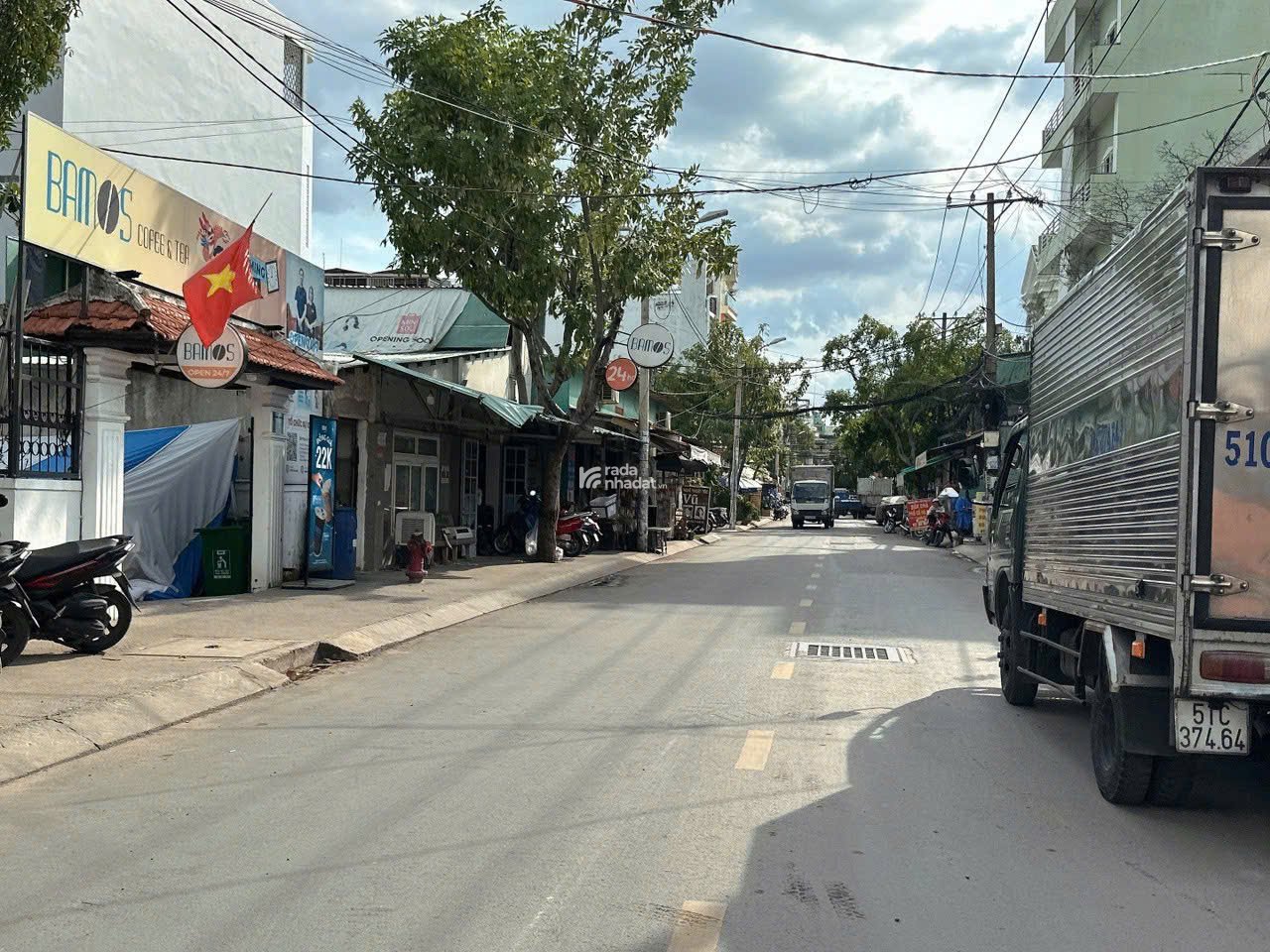 Bán đất tặng nhà C4 ngang 10m 240m2 hẻm 496 Dương Quảng Hàm tiện xây mới 21 tỷ hơn.