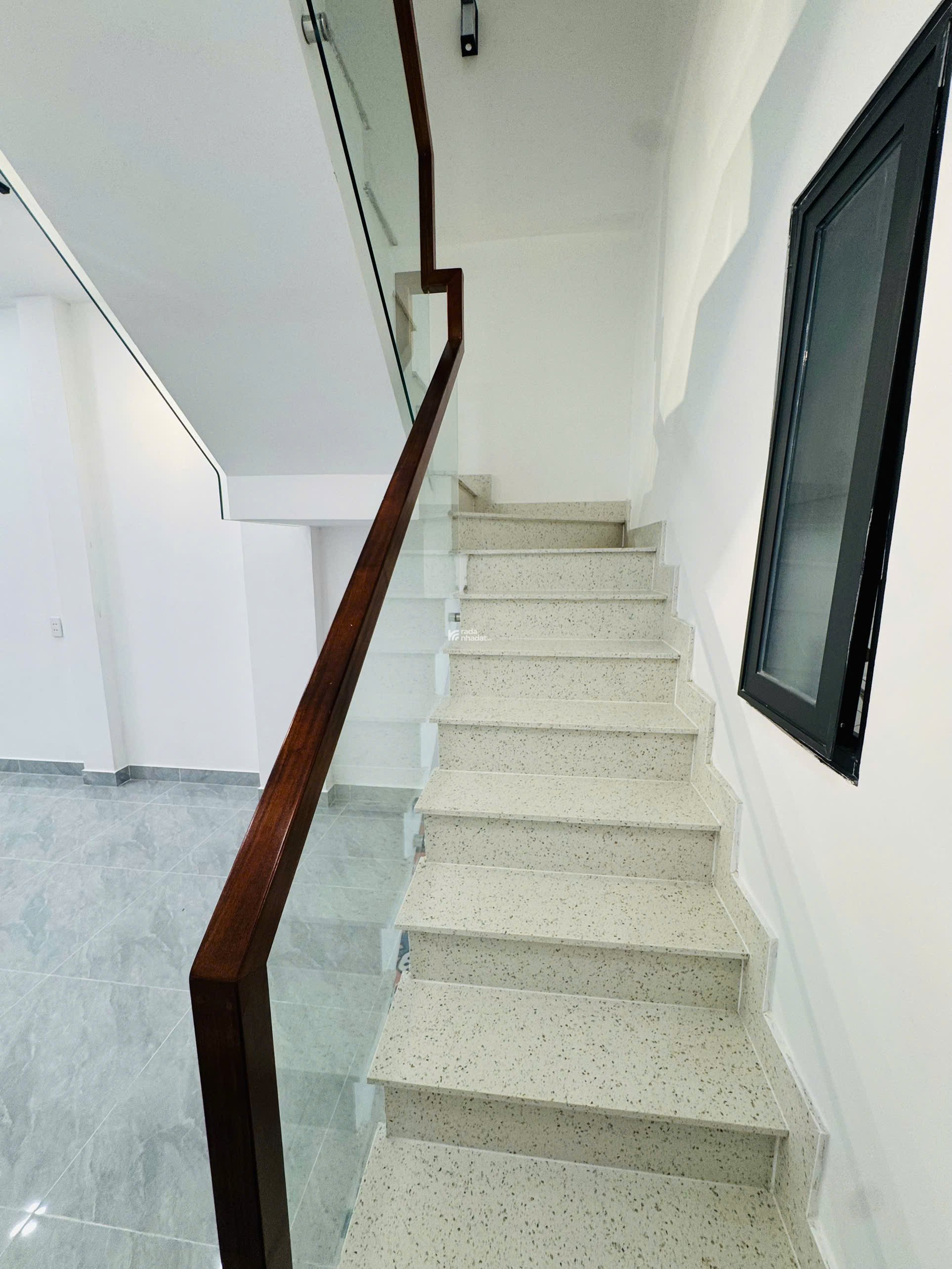  VĨNH VIỄN QUẬN 10 -9.6 TỶ - BÁN NHÀ MỚI 100%- 5 TẦNG CÁCH MẶT TIỀN CHỈ 10M 