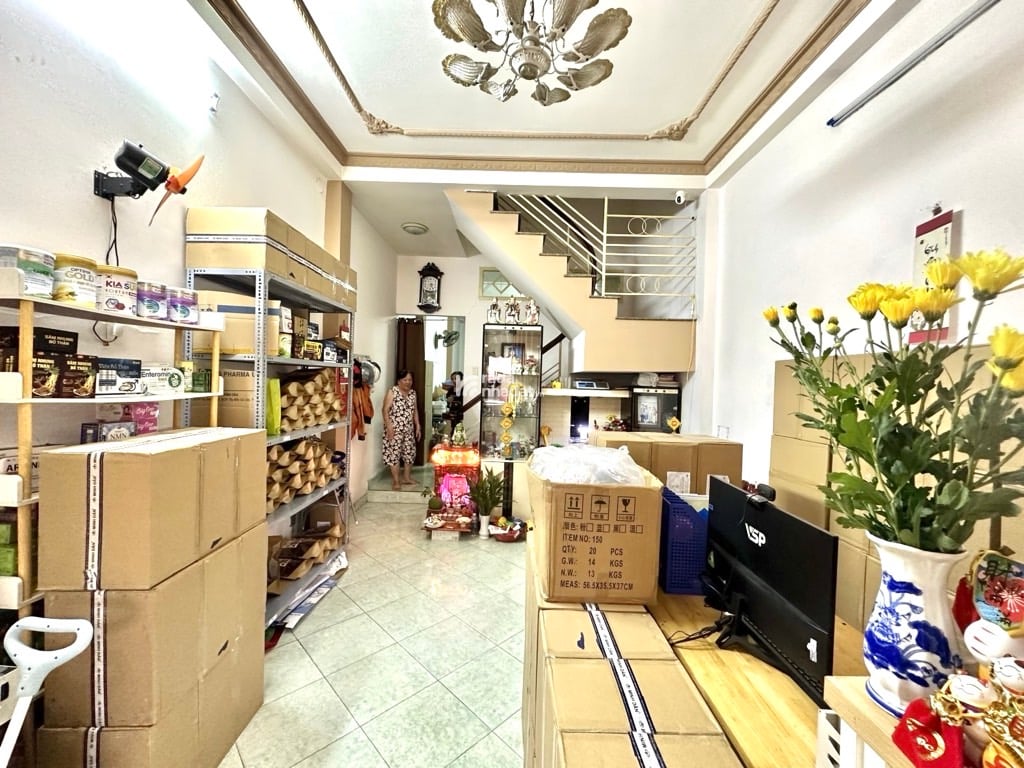 Hẻm xe Hơi - 170m2 - Sau lưng căn Mặt tiền - 3 Tầng Đúc BTCT - Cô giang P1 Phú Nhuận - Cách Quận 1 