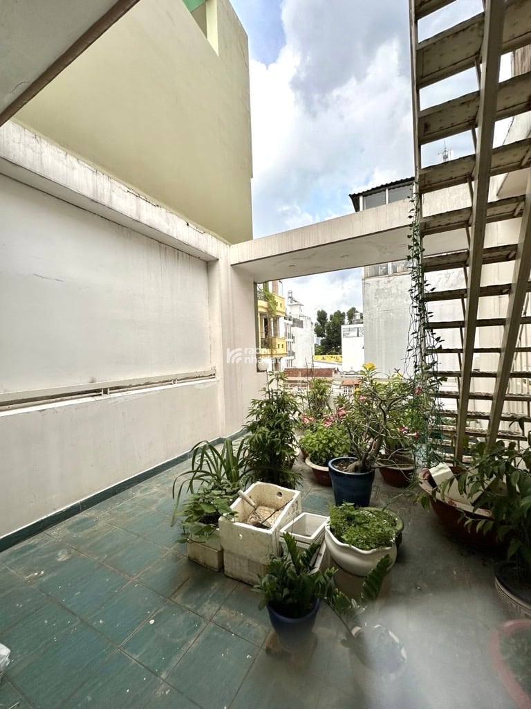 Hẻm xe Hơi - 170m2 - Sau lưng căn Mặt tiền - 3 Tầng Đúc BTCT - Cô giang P1 Phú Nhuận - Cách Quận 1 