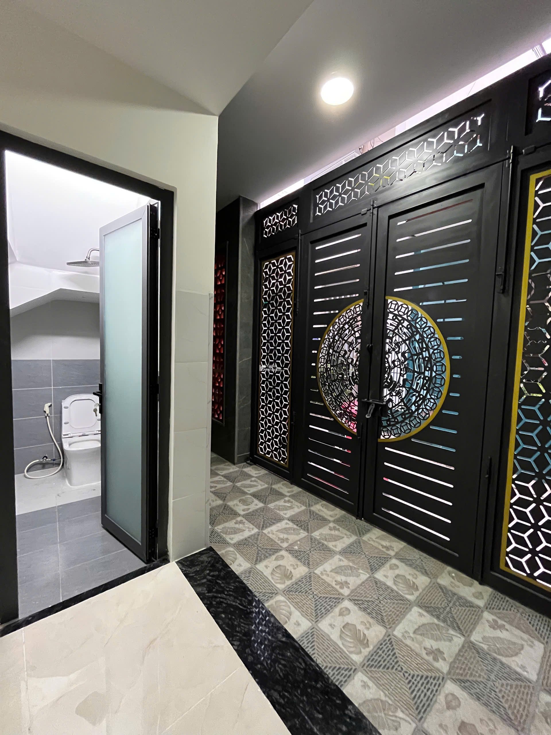 MTKD đường Lương Thế Vinh, 97m2 ngang 6m, 4 tầng, Chỉ 14.7 Tỷ, Kinh doanh sầm uất