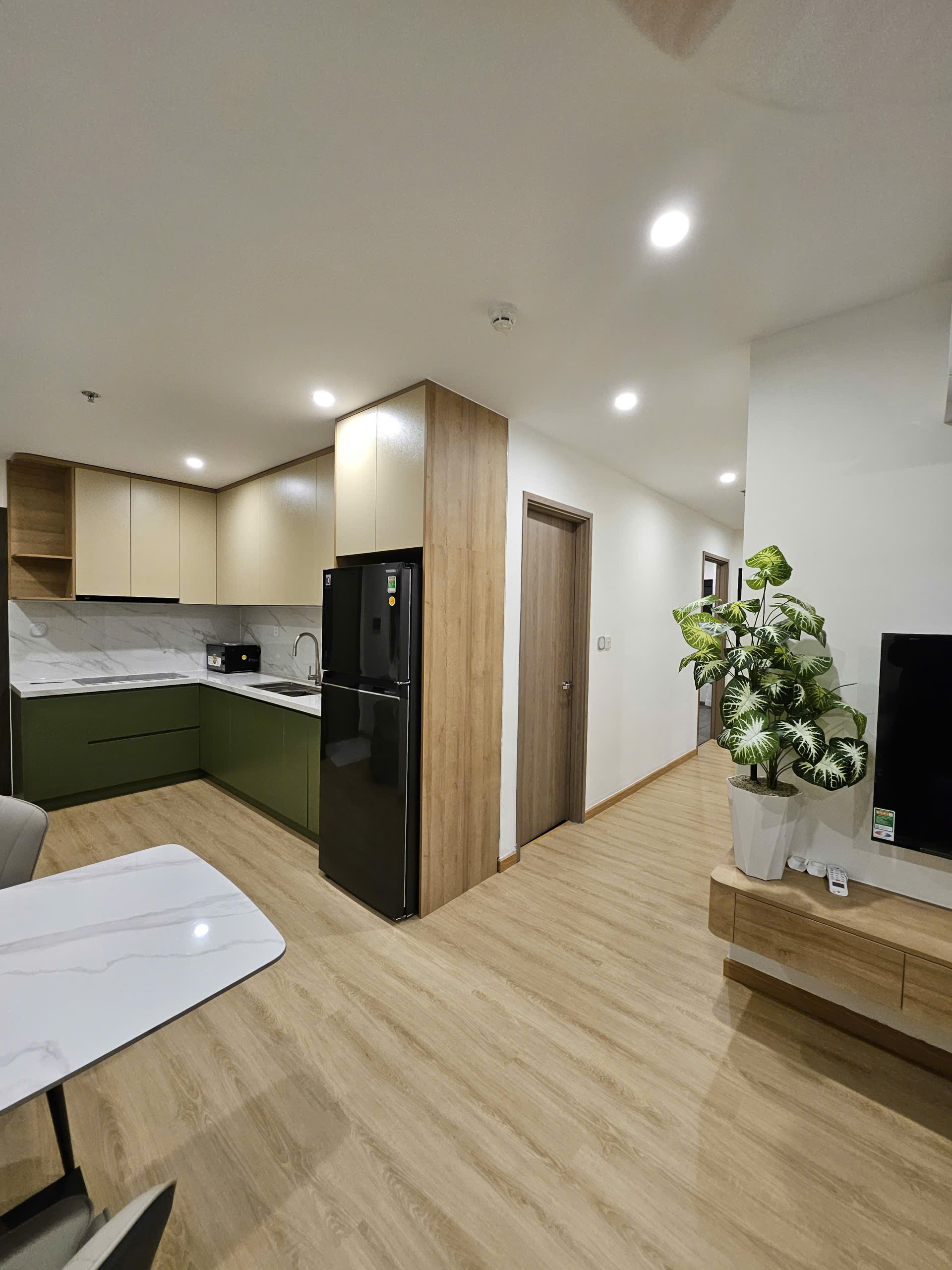 CHO THUÊ CĂN 3PN2WC FULL NỘI THẤT GIÁ CHỈ 20 TRIỆU - GLORY HEIGHTS