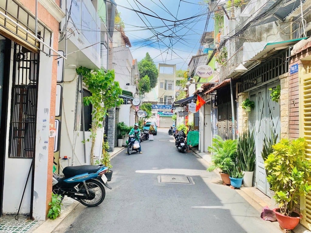 GẦN MẶT TIỀN HUỲNH VĂN BÁNH, PHÚ NHUẬN, 46M2 NGANG HIẾM CÓ. GIẢM 600TR CHỈ CÒN 10.79T TL