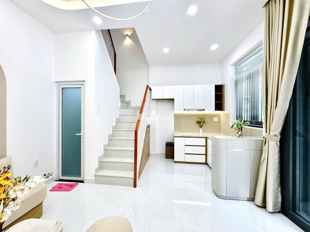 KHU SÂN BAY, NGUYỄN TRỌNG TUYỂN, TÂN BÌNH, 25M2 MỚI Ở NGAY. GIẢM 550TR CHỈ CÒN 5.75T TL 