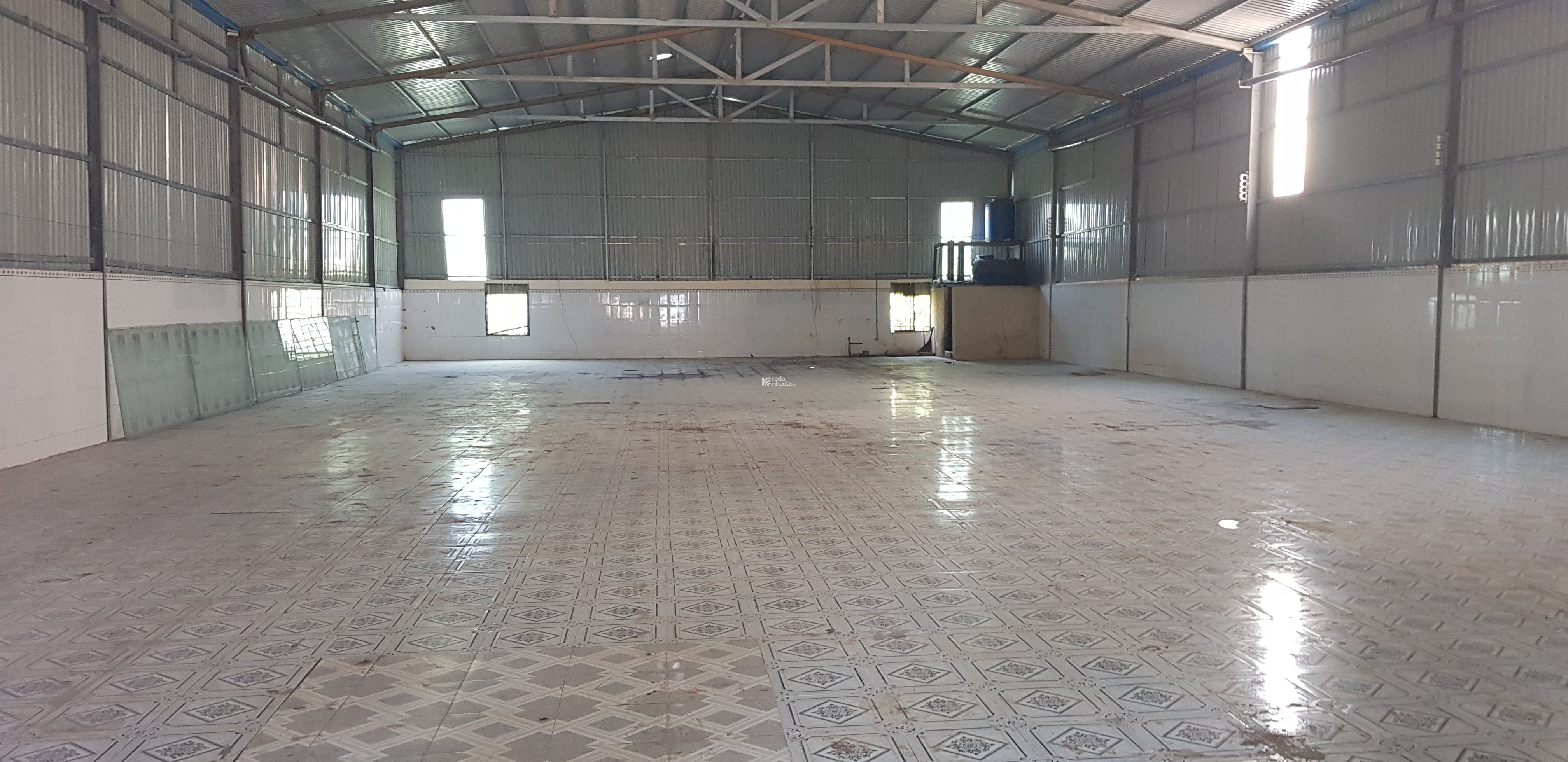 Nhà xưởng cho thuê phường thạnh xuân quận 12 dt: 600m giá 35 triêu/tháng lh: 0908561228