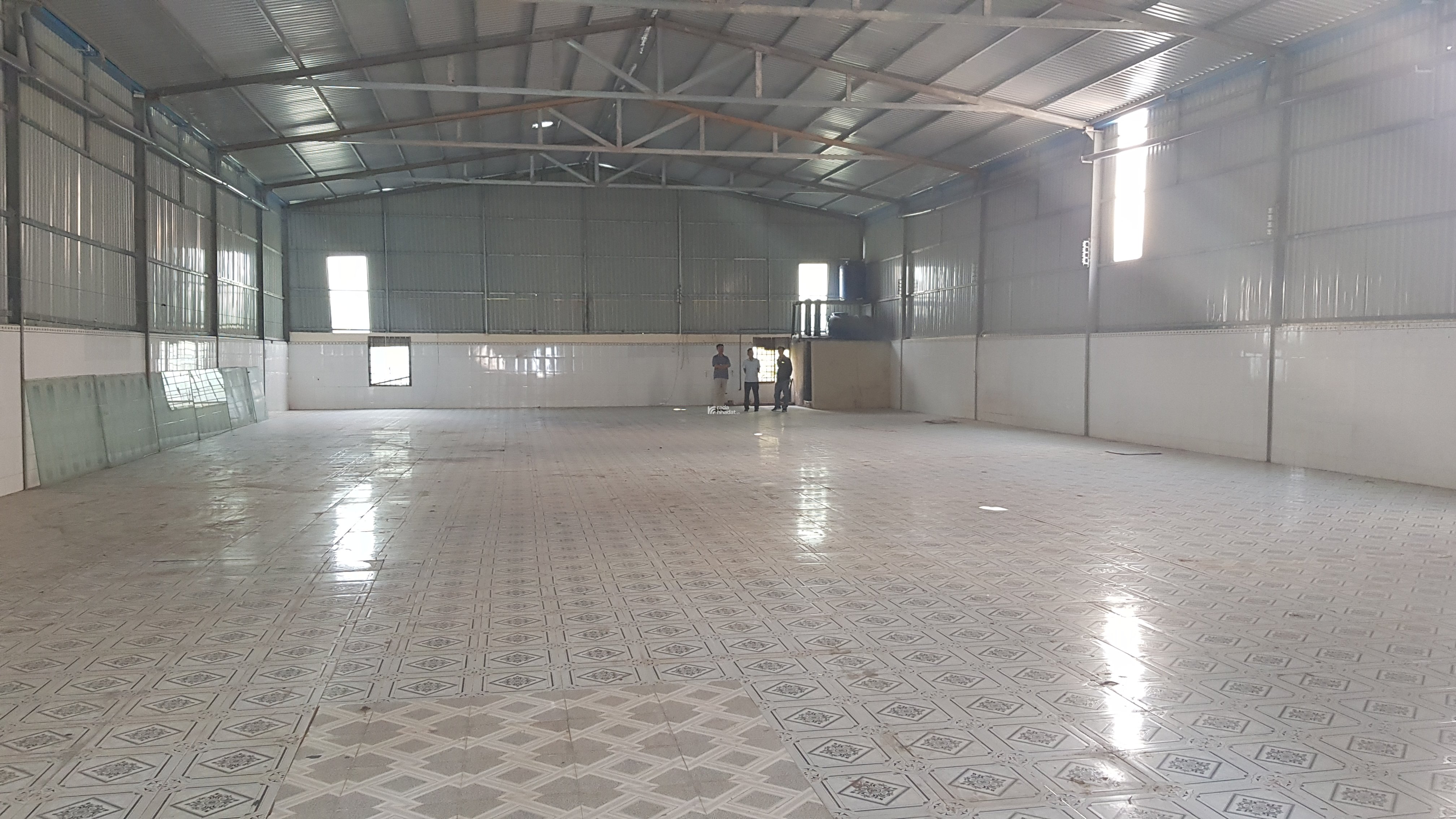 Nhà xưởng cho thuê phường thạnh xuân quận 12 dt: 600m giá 35 triêu/tháng lh: 0908561228