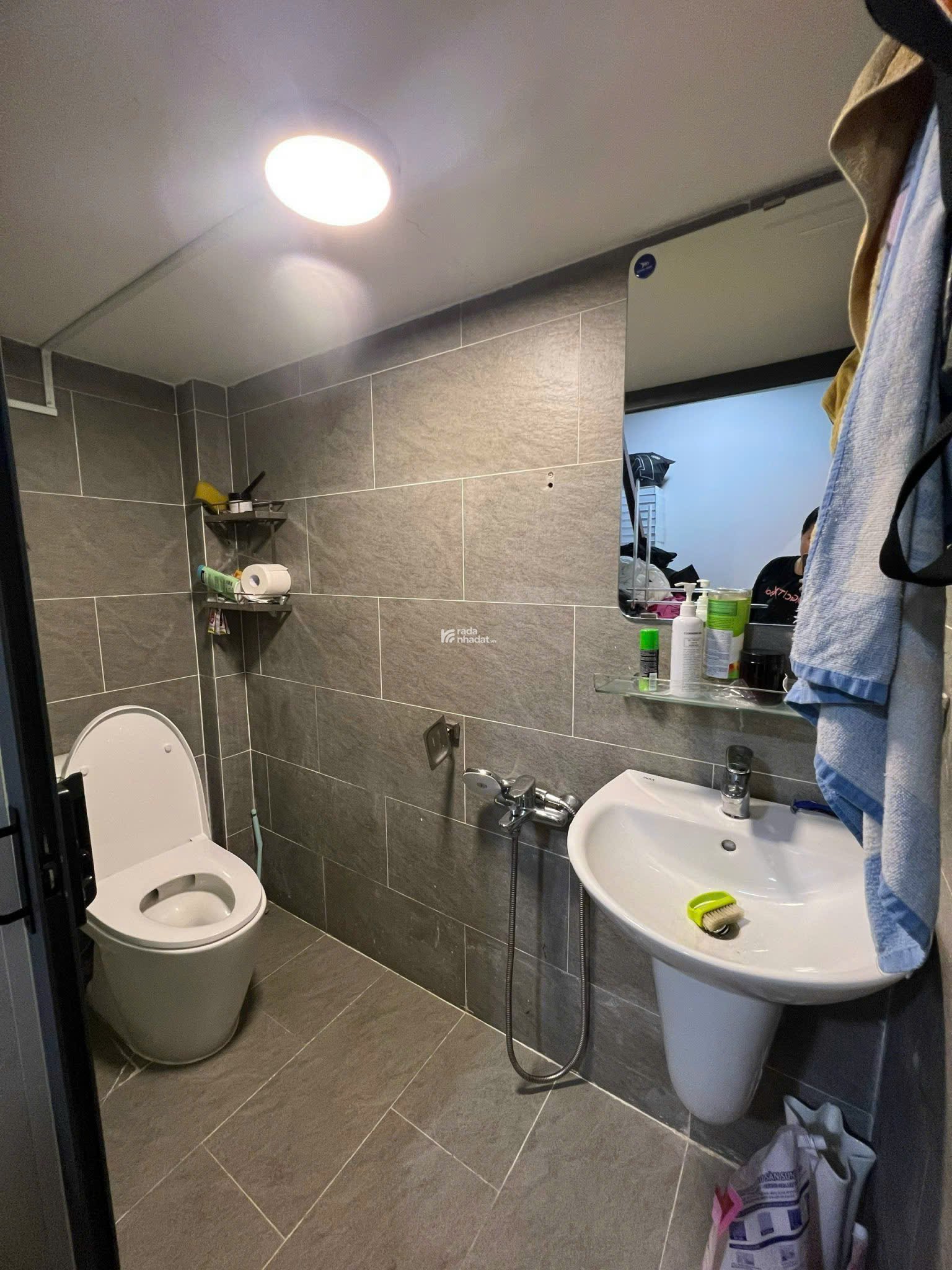 Nhà đẹp 3 tầng Quận 10,  Hẻm thông thoáng, pháp lý chuẩn, thu nhập ổn định