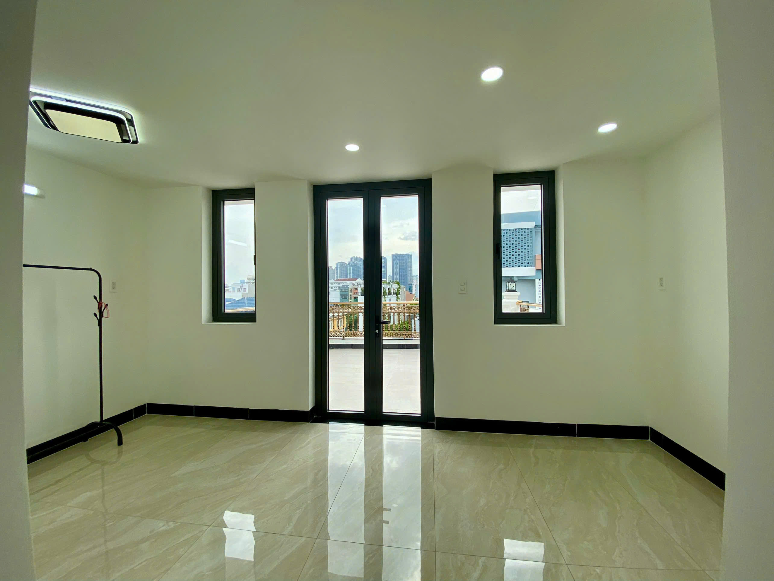 Bán Nhà Phố Bcons Đường Thống Nhất- Ngay Làng Đại Học Thủ Đức. DT: 5 x15 ( 4 tầng)