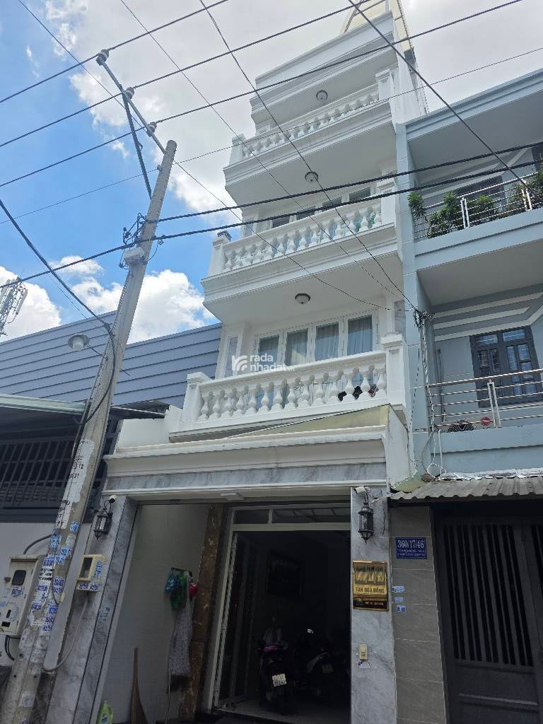  Kết cấu 5 tầng, 5PN, 5WC, Sân thượng. Nhà xe phòng thờ. THANG MÁY 450KG. 