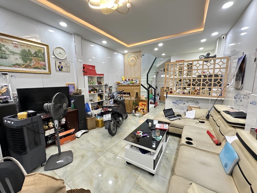 BÁN NHÀ LÊ ĐÌNH CẨN 40M2 4.X TỶ ĐÚC 2 TẦNG ĐƯỜNG XE HƠI 5M SÁT AEON TÊN LỬA