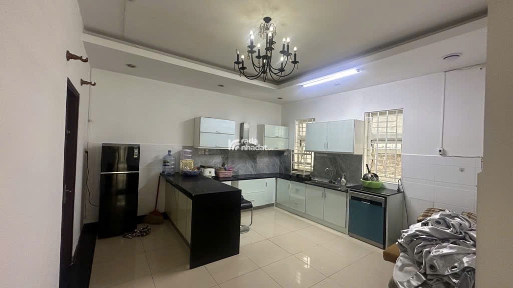 GIẢM HẲN 3 TỶ BÁN GẤPSIÊU PHẨM BIỆT THỰ - OTO VÀO NHÀ - GẦN MẶT TIỀN - NGANG 15M -393m2 -  3 TẦNG 