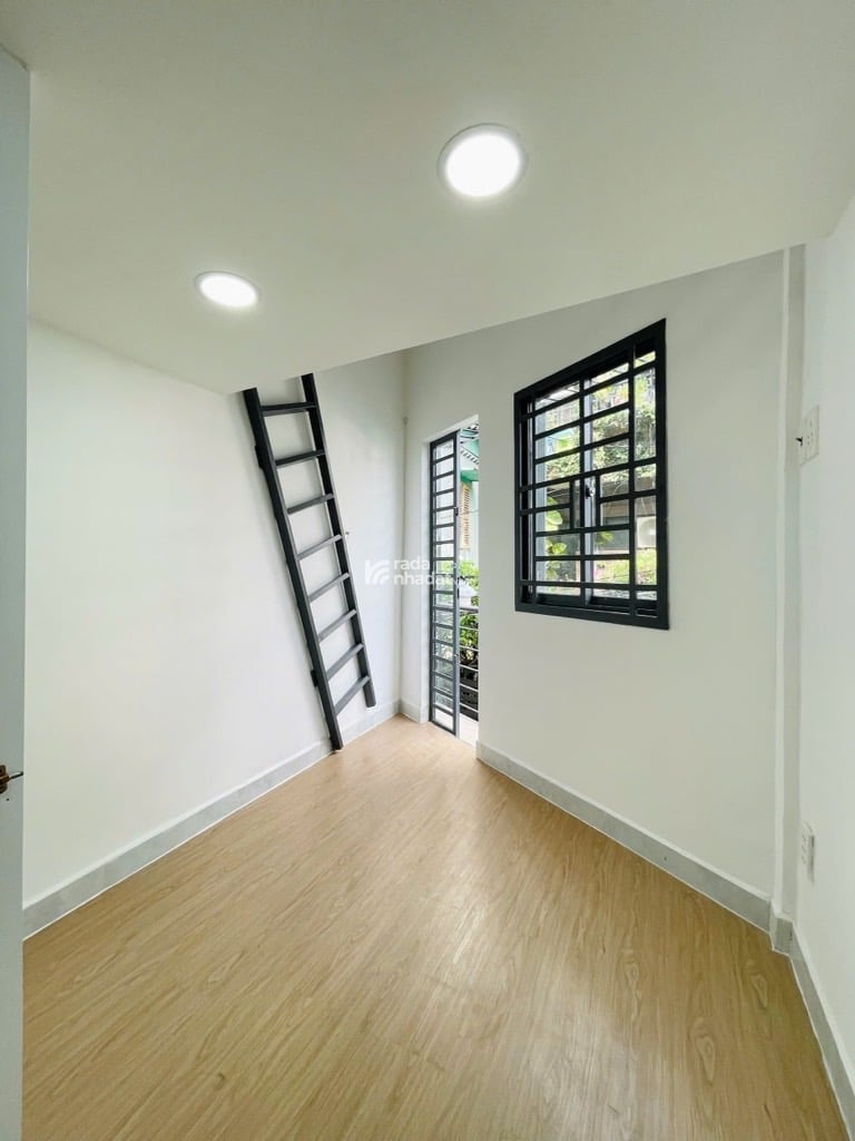 SÁT HẺM XE HƠI NƠ TRANG LONG, BÌNH THẠNH, GIÁ RẺ Ở NGAY. GIẢM 650TR CHỈ 2T