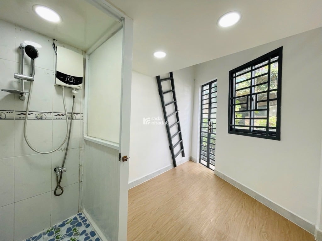 SÁT HẺM XE HƠI NƠ TRANG LONG, BÌNH THẠNH, GIÁ RẺ Ở NGAY. GIẢM 650TR CHỈ 2T