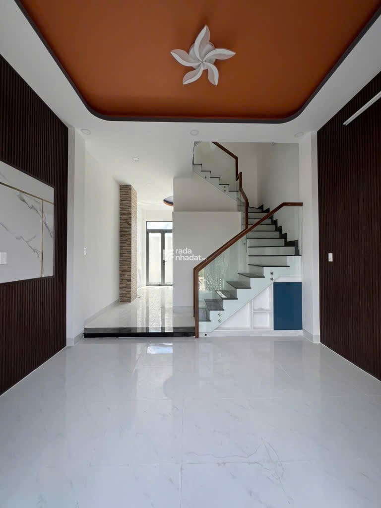 Cực hiếm - Bán nhà 3 tầng mới tinh - Chỉ 5.1 tỷ - Đường 7m vỉa hè -  Vinhomes 3 phút