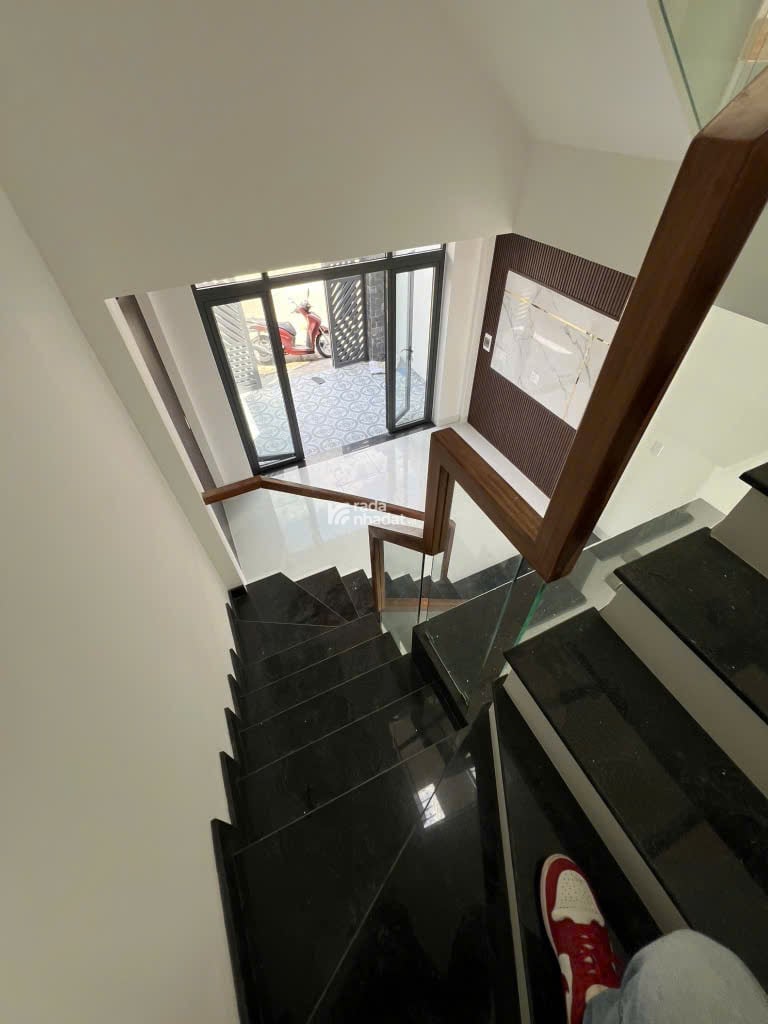 Cực hiếm - Bán nhà 3 tầng mới tinh - Chỉ 5.1 tỷ - Đường 7m vỉa hè -  Vinhomes 3 phút