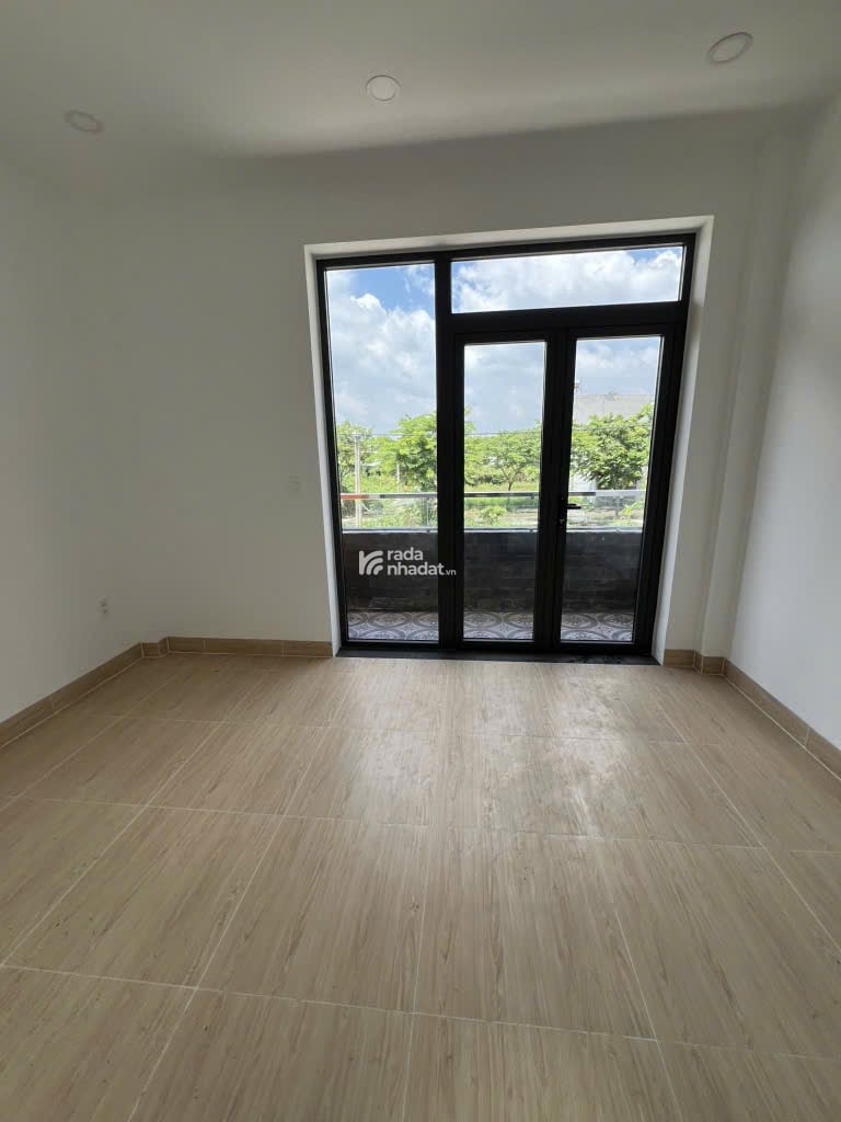 Cực hiếm - Bán nhà 3 tầng mới tinh - Chỉ 5.1 tỷ - Đường 7m vỉa hè -  Vinhomes 3 phút