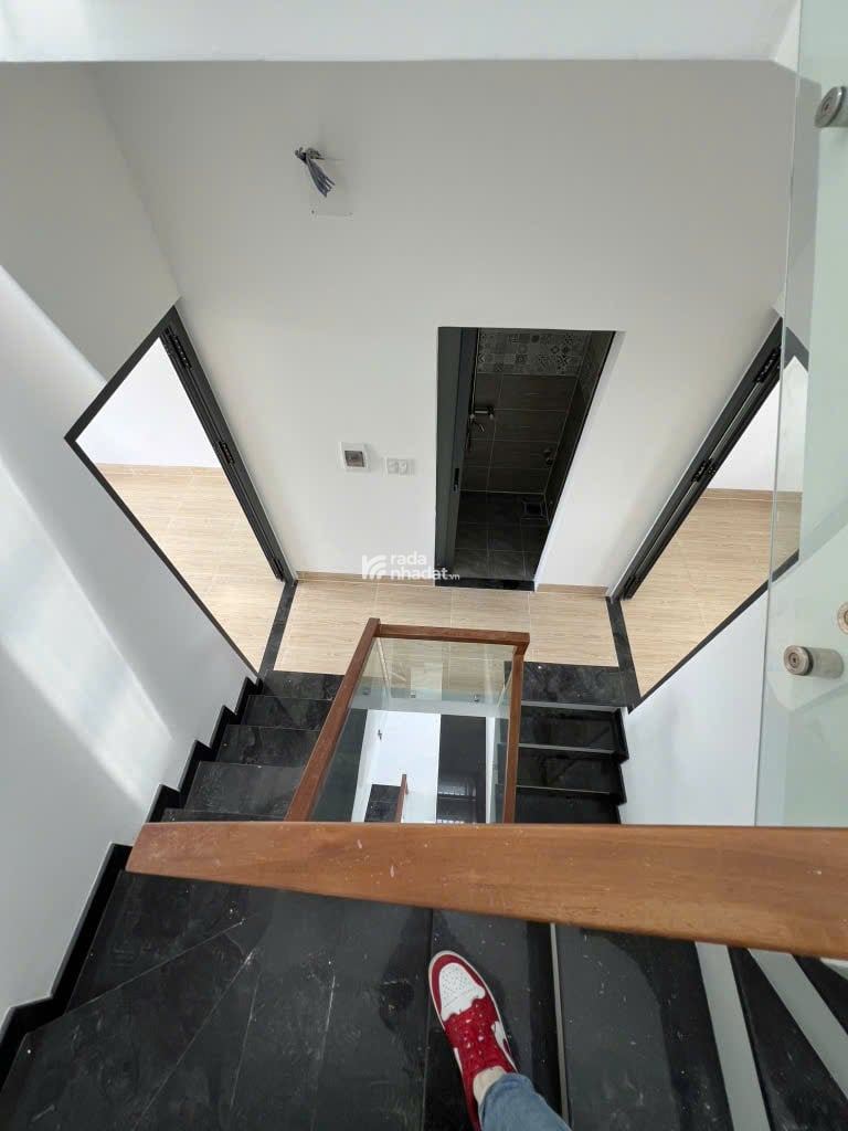 Cực hiếm - Bán nhà 3 tầng mới tinh - Chỉ 5.1 tỷ - Đường 7m vỉa hè -  Vinhomes 3 phút