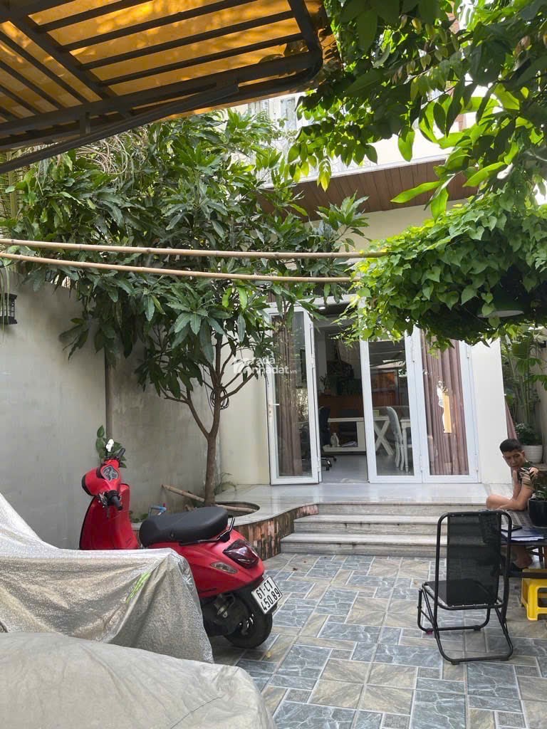 Nhà Siêu Đẹp Thiết Kế Bởi Kiến Trúc Sư Nổi Tiếng 1 trệt 2 Lầu- LoTTe Mart Nguyễn Văn Lượng