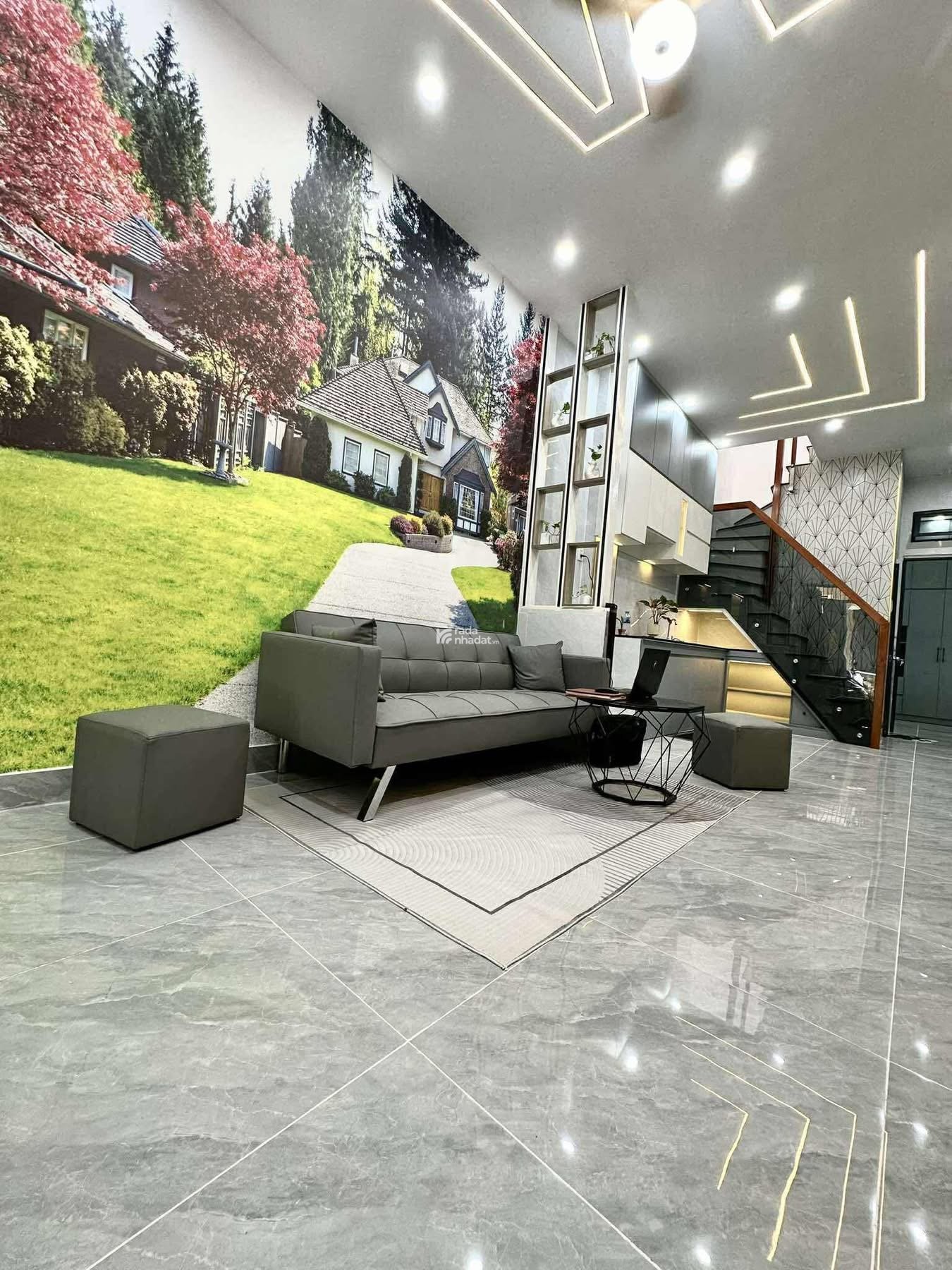 Quá hiếm! 1 căn giá ngộp ngay Dương Quảng Hàm, Gò Vấp giá chỉ 3 tỷ 250, SHR 40m2, full nội thất