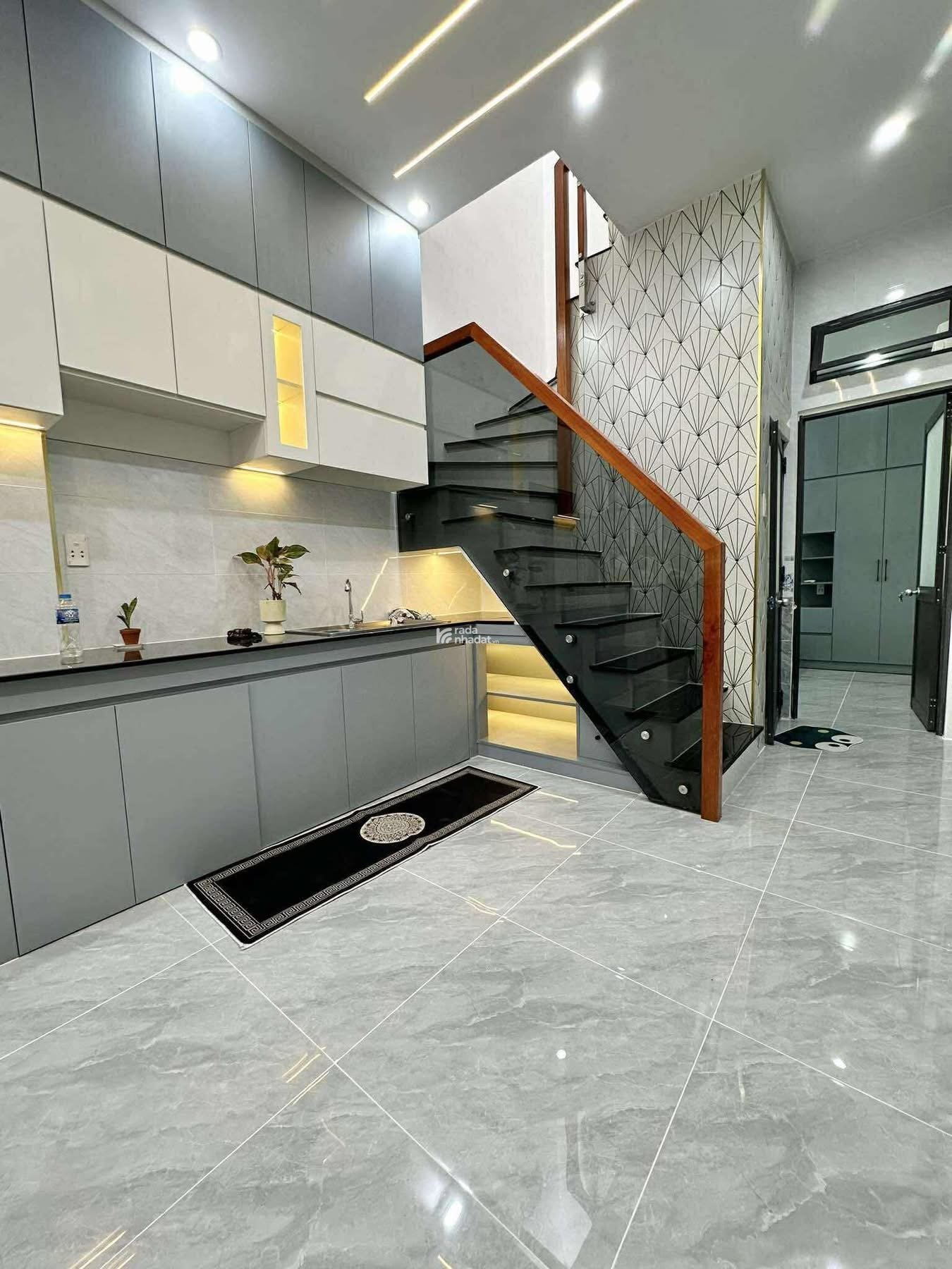 Quá hiếm! 1 căn giá ngộp ngay Dương Quảng Hàm, Gò Vấp giá chỉ 3 tỷ 250, SHR 40m2, full nội thất