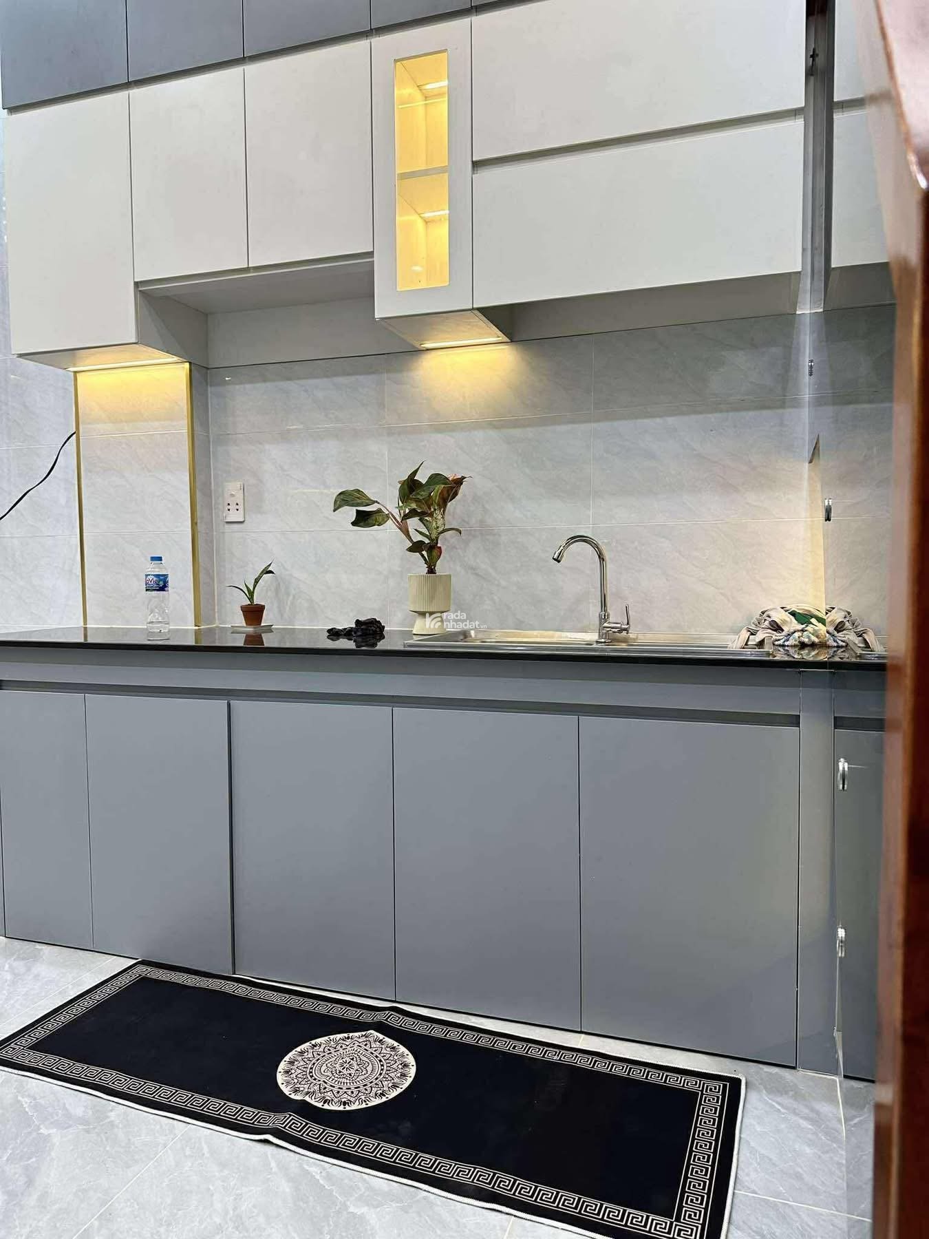 Quá hiếm! 1 căn giá ngộp ngay Dương Quảng Hàm, Gò Vấp giá chỉ 3 tỷ 250, SHR 40m2, full nội thất