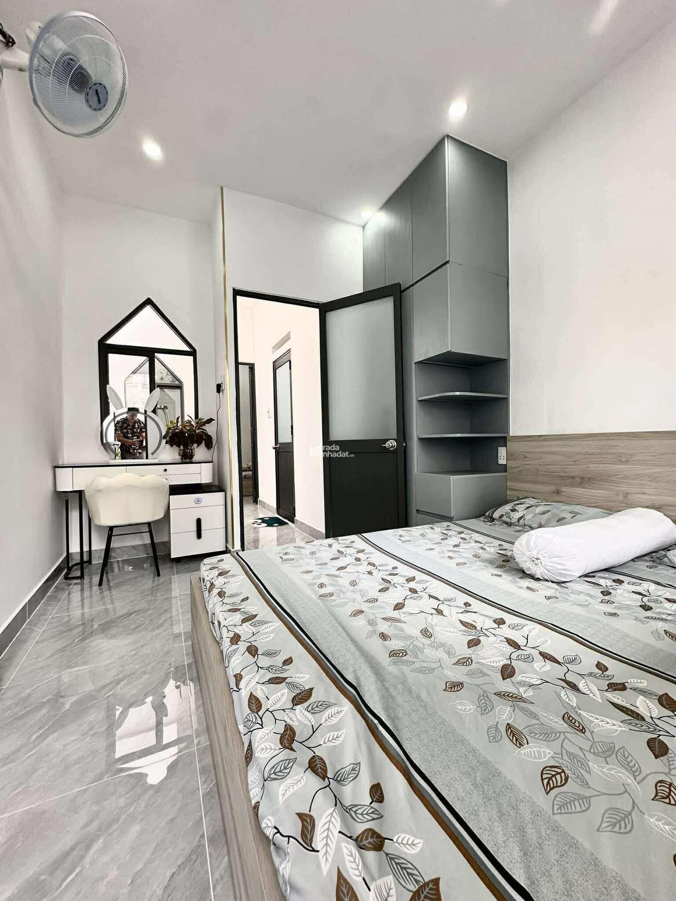 Quá hiếm! 1 căn giá ngộp ngay Dương Quảng Hàm, Gò Vấp giá chỉ 3 tỷ 250, SHR 40m2, full nội thất