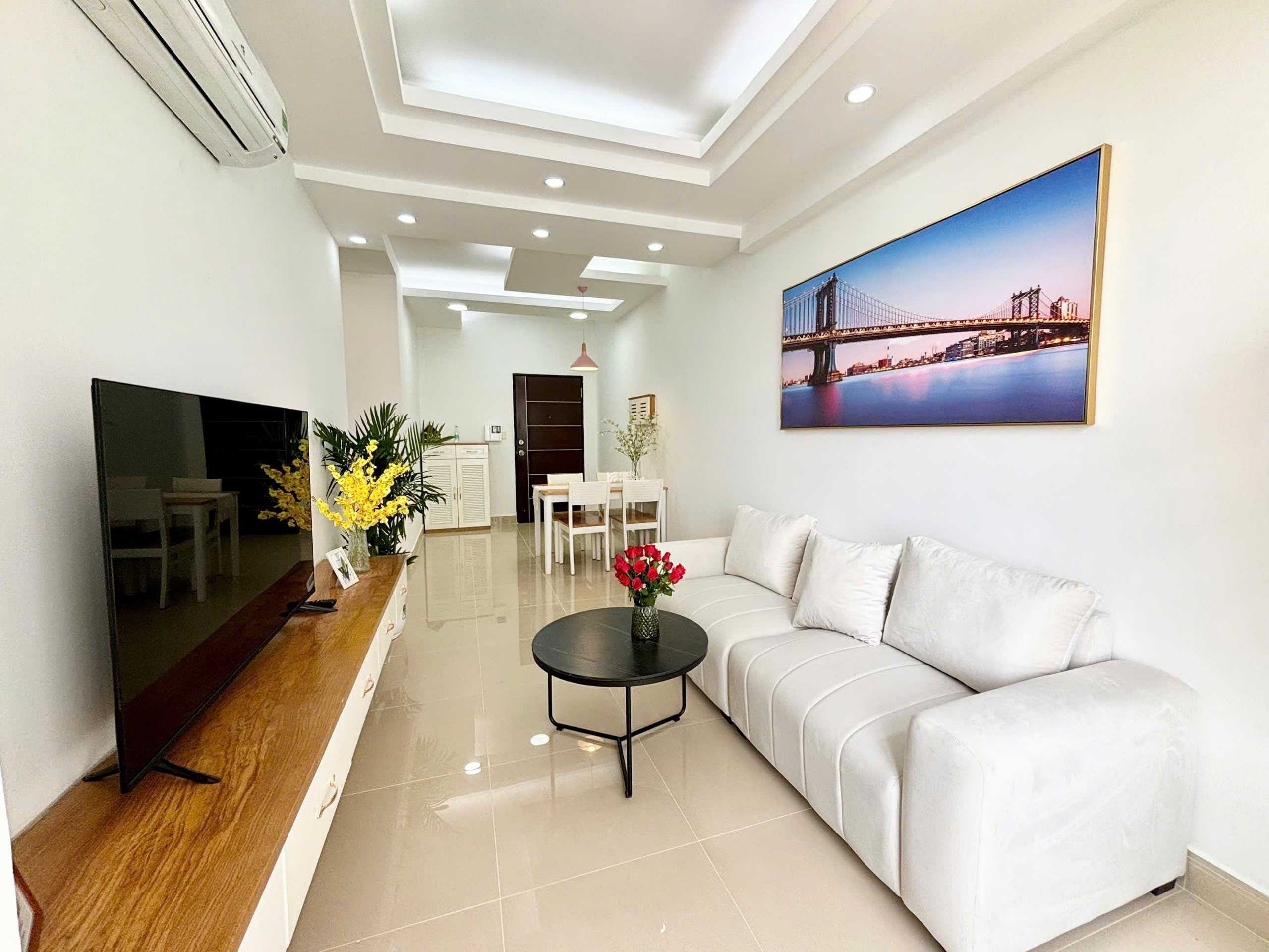 Bán nhanh căn hộ Sky garden 3, PMH, Q7, dt 72m2, tk 3PN nhà mới đẹp, giá chỉ 5,7 tỷ 