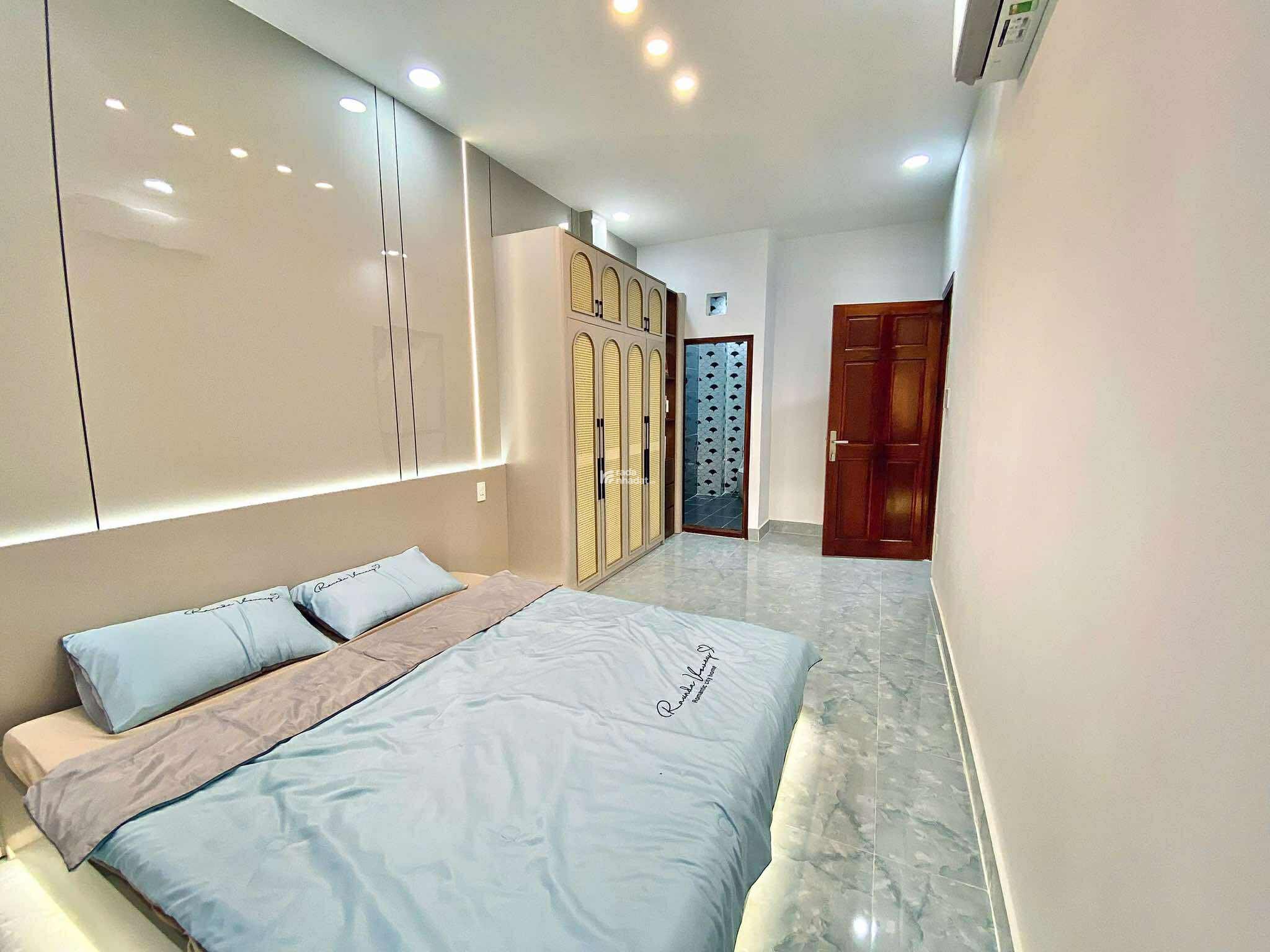 HXH PHAN HUY ÍCH - NGANG KHỦNG 6M - 4 TẦNG FULL NỘI THẤT - CHỈ 7.68 TỶ