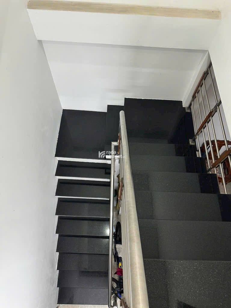 86M2-PHAN HUY ÍCH Emats- MẶT TIỀN HẺM 6M - DT 4.5 x 20 - 2 TẦNG BTCT