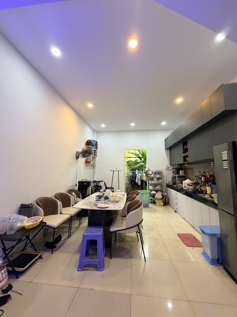 Bán Nhà Gò Cát Phú Hữu - Hẻm Ô Tô - 82M2 - Giá 6.X Tỷ