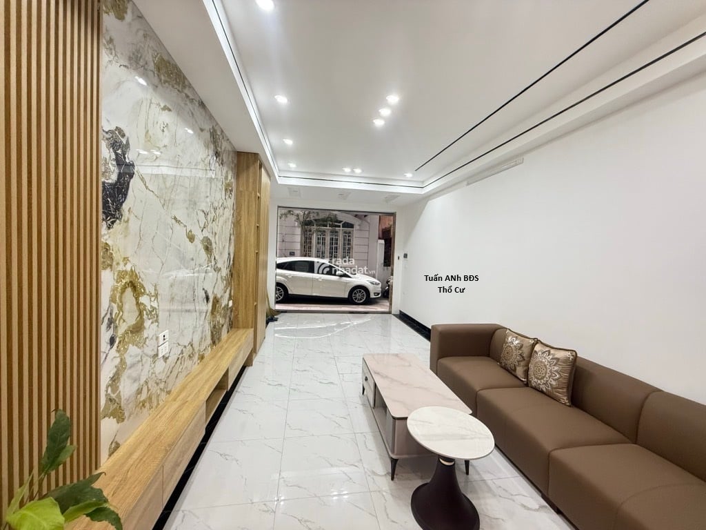 NHÀ ĐẸP 6 TẦNG - CHUẨN PHÂN LÔ - PHÙNG CHÍ KIÊN - THANG MÁY FULL NỘI THẤT TIỀN TỶ