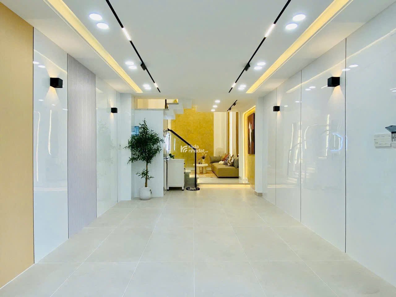 Bán nhà giá ngộp DT 46m2 Thích Quảng Đức, P5, Phú Nhuận giá chỉ 2tỷ350tr. Nhà Sổ Hồng Riêng